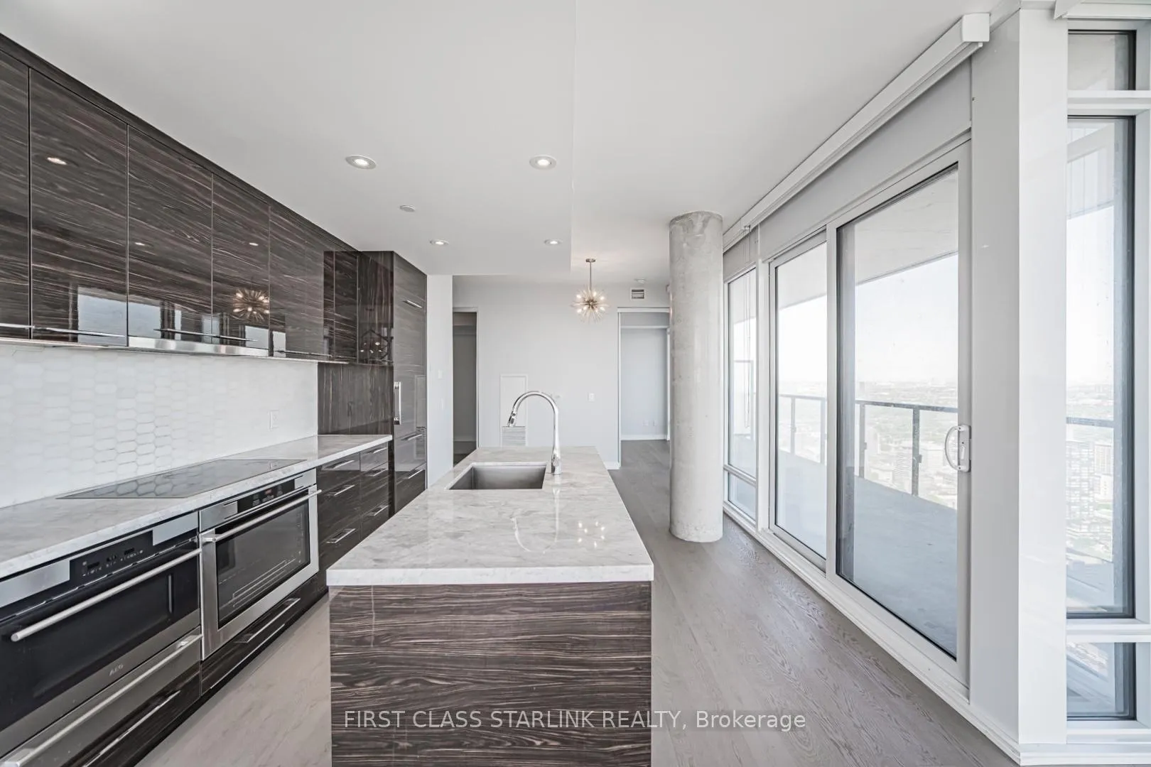 Photo 4 of Unit 4802, 488 University Avenue, Toronto, Bay Street Corridor — HOMEH