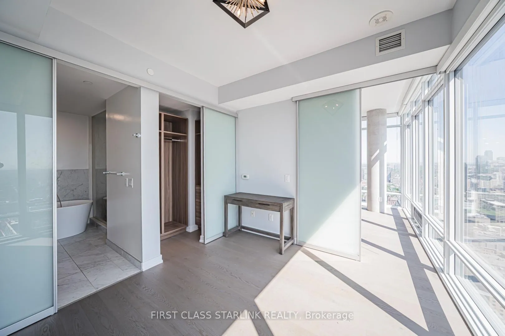 Photo 8 of Unit 4802, 488 University Avenue, Toronto, Bay Street Corridor — HOMEH
