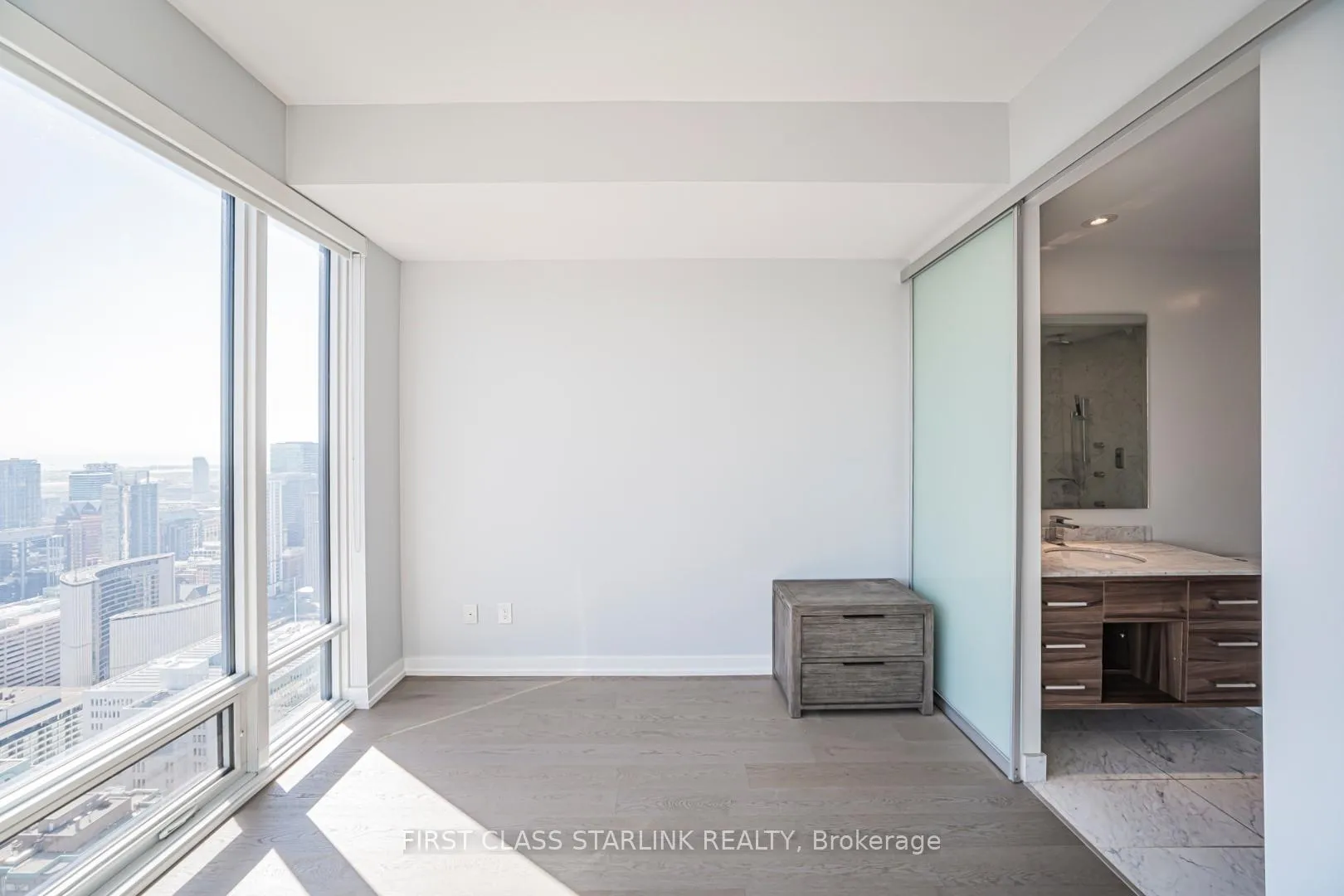 Photo 10 of Unit 4802, 488 University Avenue, Toronto, Bay Street Corridor — HOMEH