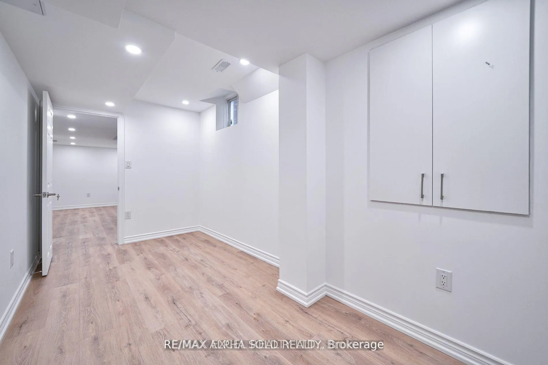 Photo 11 of 1229 Mccron Crescent, Newmarket, Stonehaven-Wyndham — HOMEH