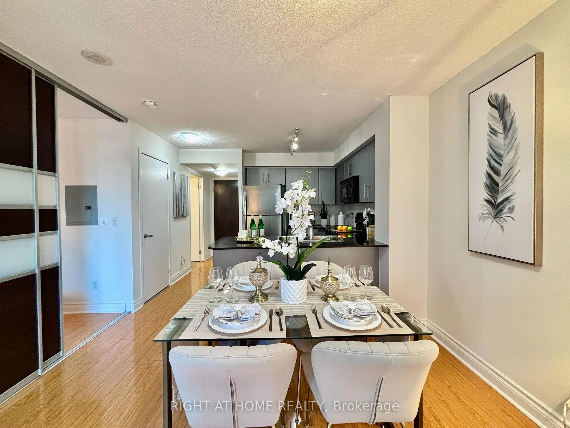 Photo 5 of Unit 503, 12 Yonge Street, Toronto, Waterfront Communities — HOMEH