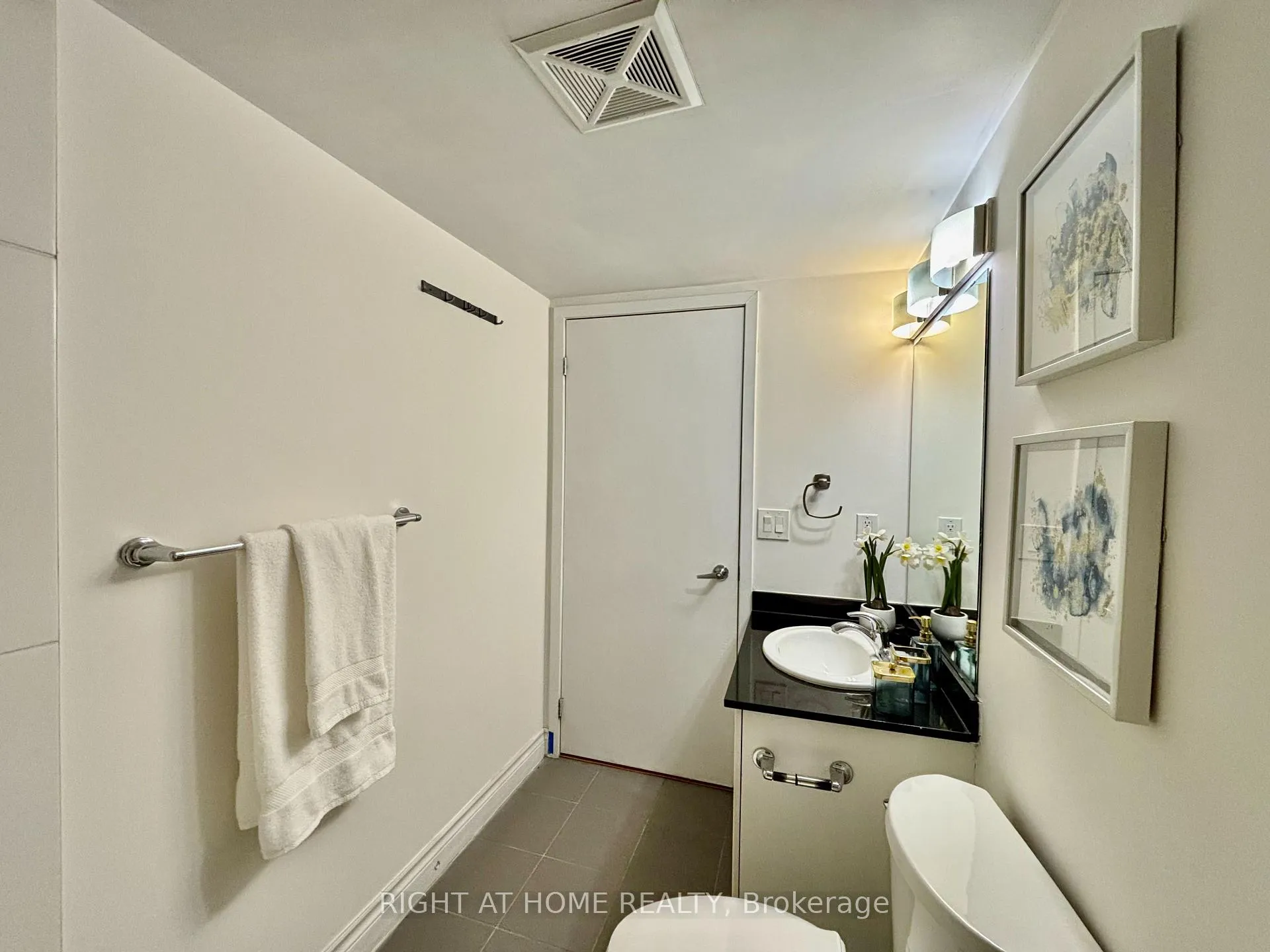 Photo 12 of Unit 503, 12 Yonge Street, Toronto, Waterfront Communities — HOMEH