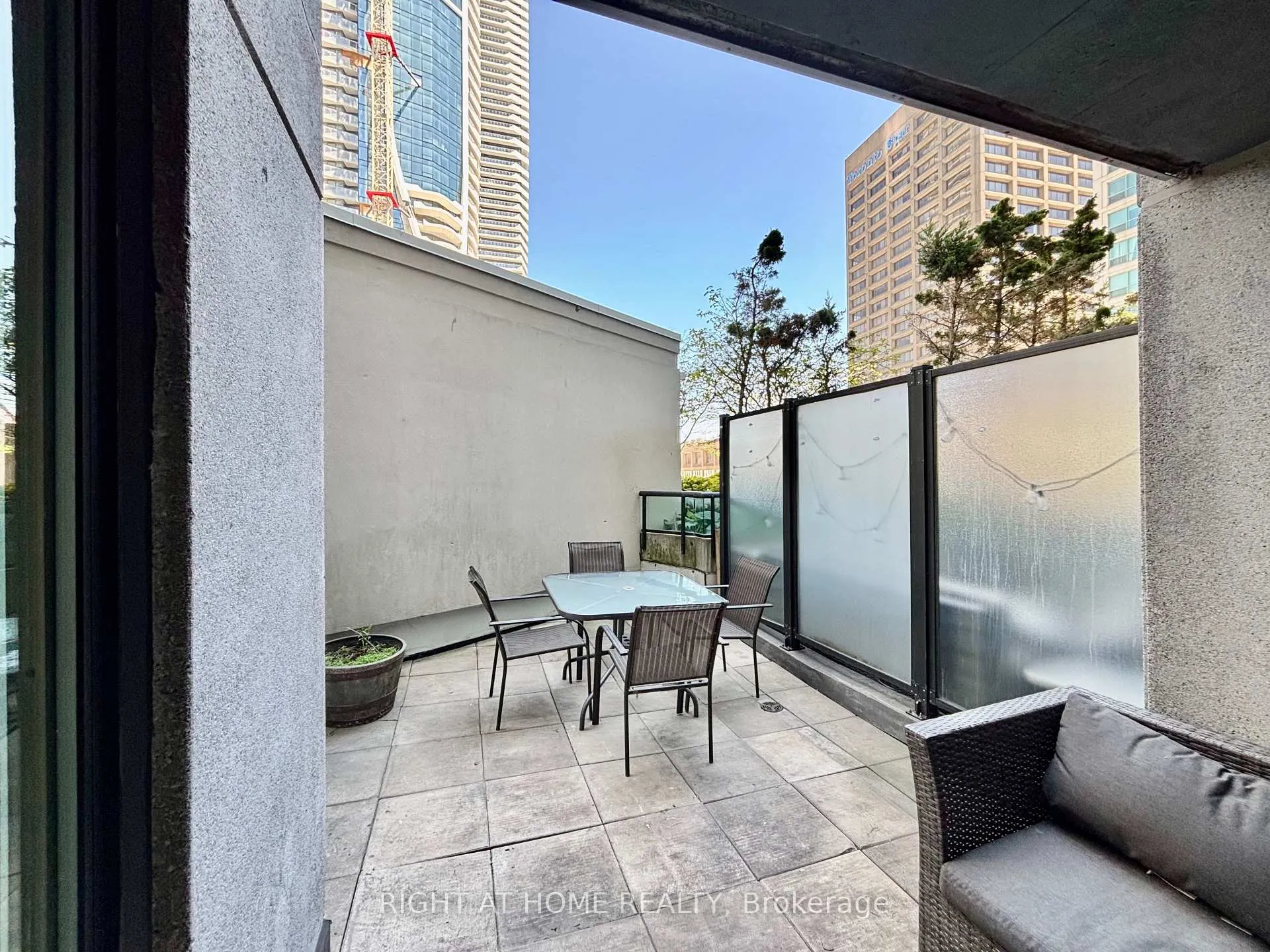 Photo 13 of Unit 503, 12 Yonge Street, Toronto, Waterfront Communities — HOMEH