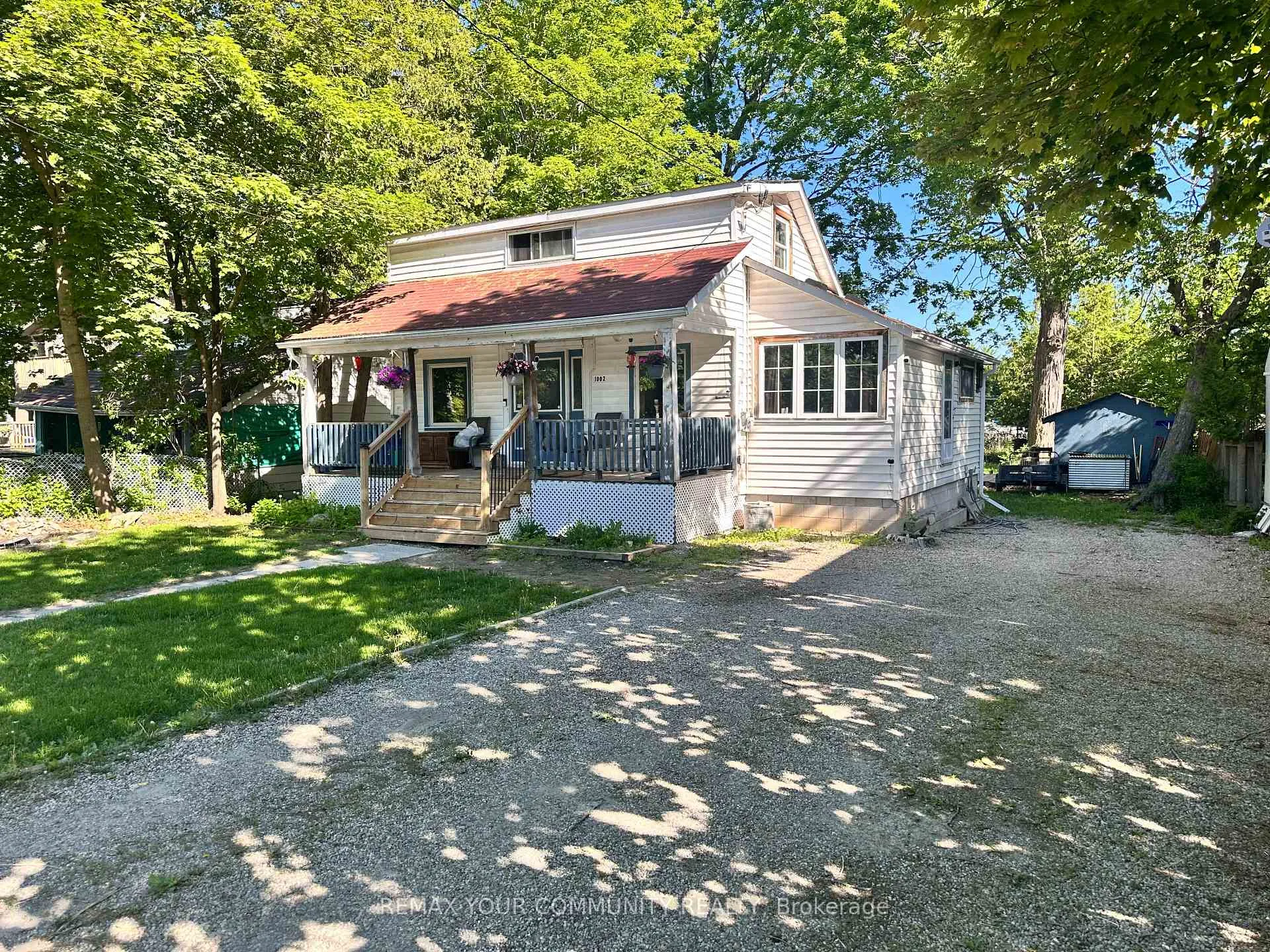Photo 1 of 1002 Lake Drive E, Georgina, Sutton & Jackson's Point — HOMEH