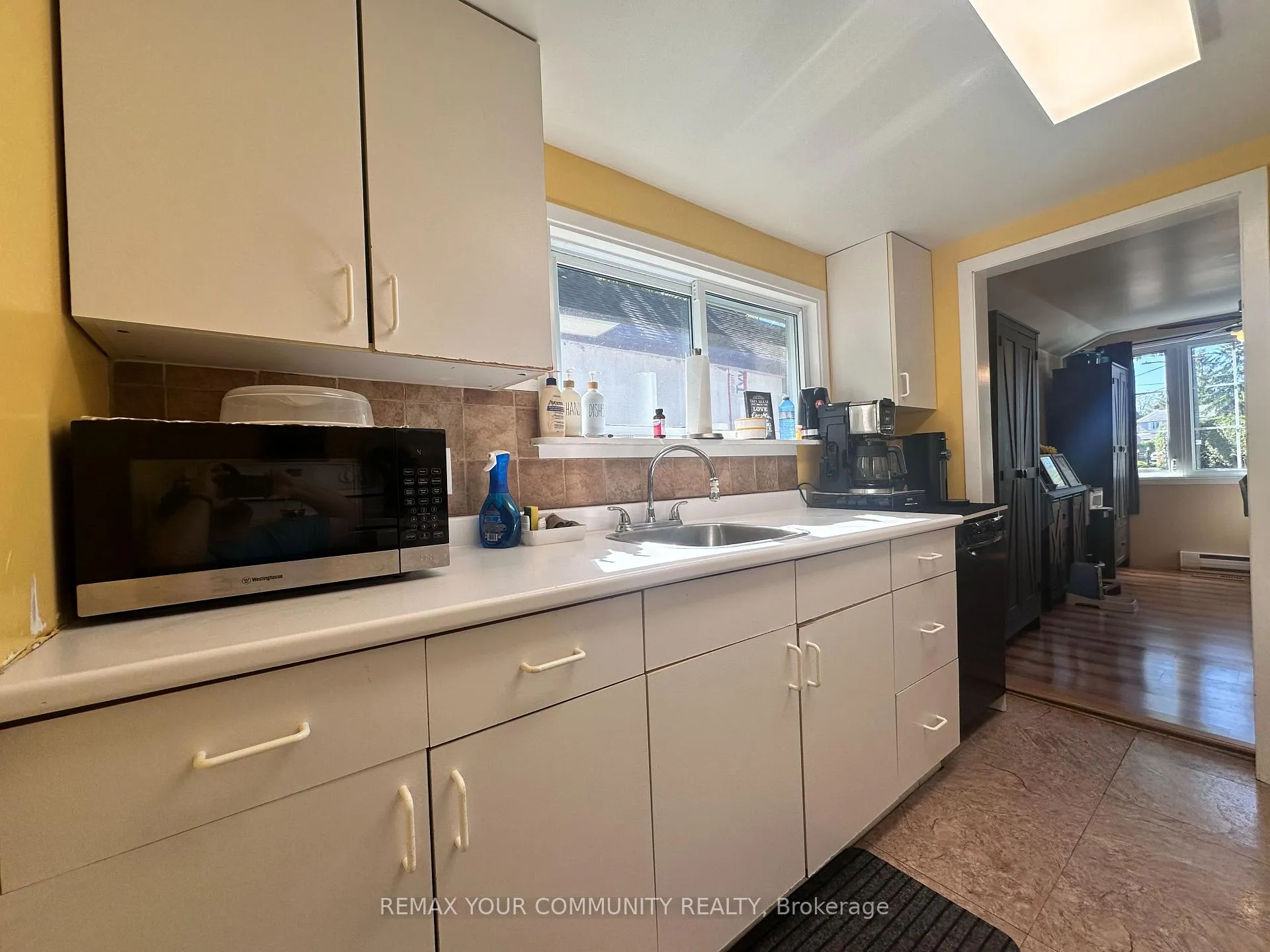 Photo 8 of 1002 Lake Drive E, Georgina, Sutton & Jackson's Point — HOMEH
