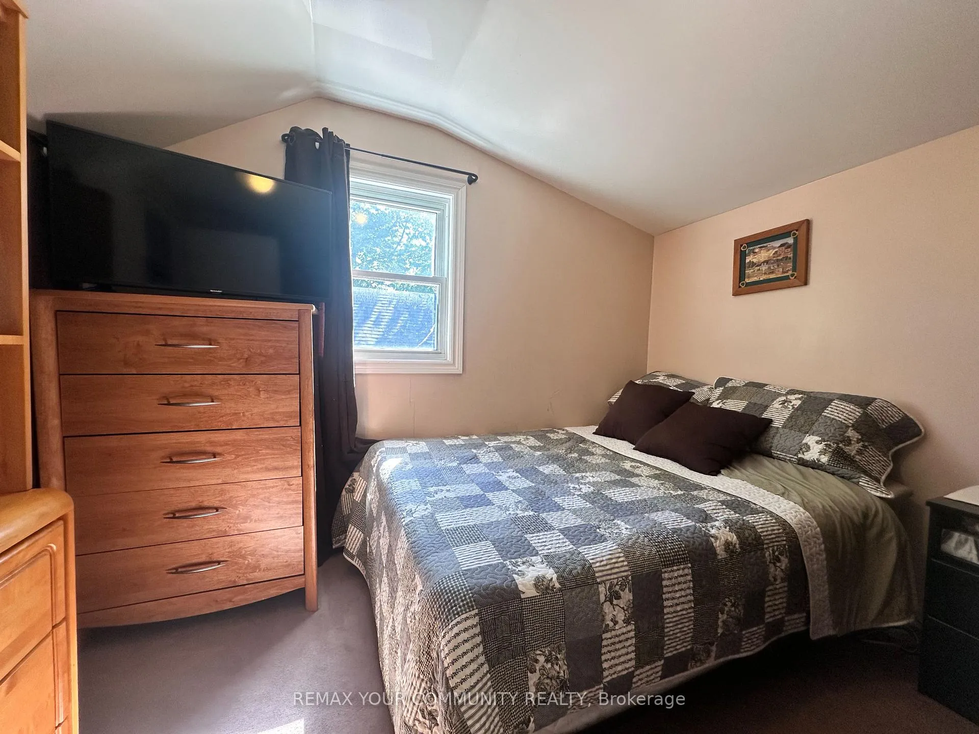 Photo 12 of 1002 Lake Drive E, Georgina, Sutton & Jackson's Point — HOMEH