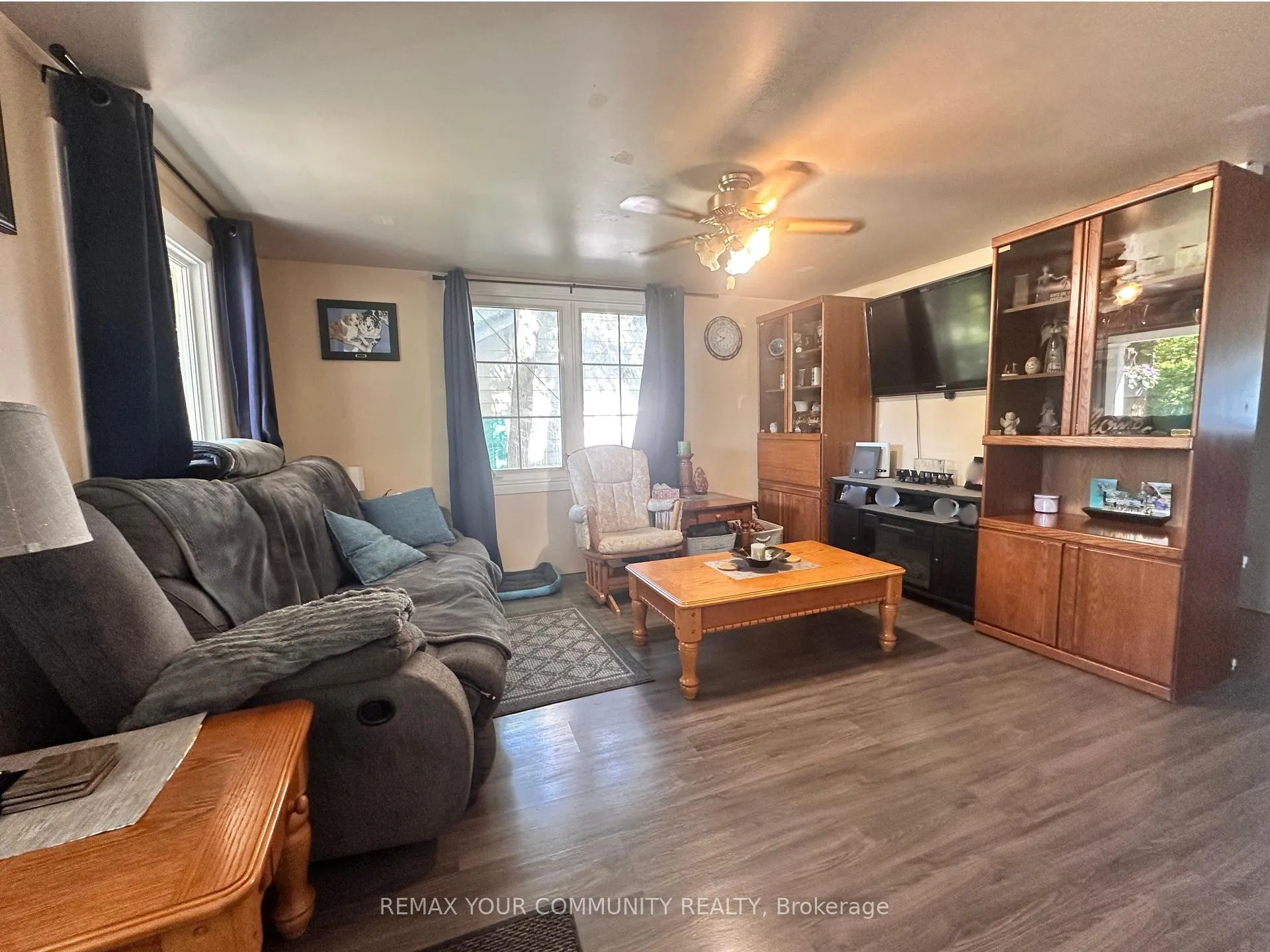 Photo 6 of 1002 Lake Drive E, Georgina, Sutton & Jackson's Point — HOMEH