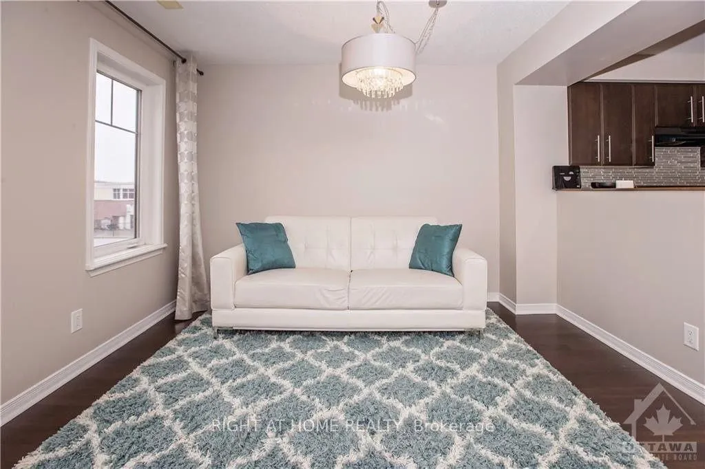Photo 3 of 106 Windswept Private, Ottawa, Riverside South/Gloucester Glen — HOMEH