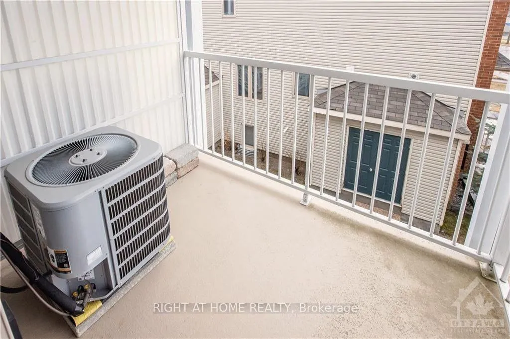 Photo 10 of 106 Windswept Private, Ottawa, Riverside South/Gloucester Glen — HOMEH