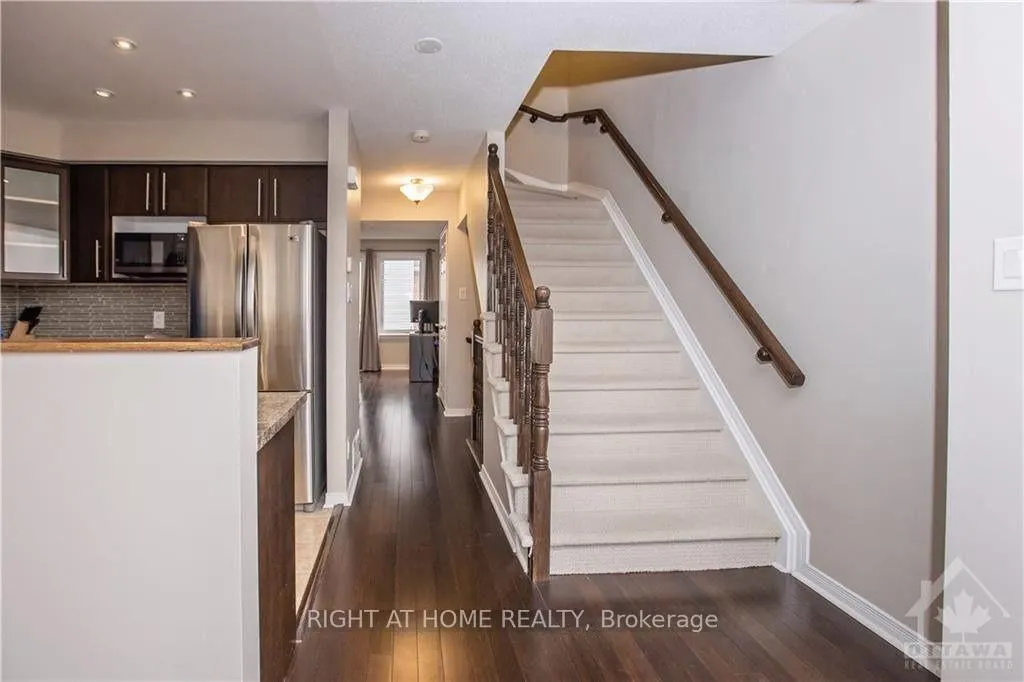 Photo 12 of 106 Windswept Private, Ottawa, Riverside South/Gloucester Glen — HOMEH