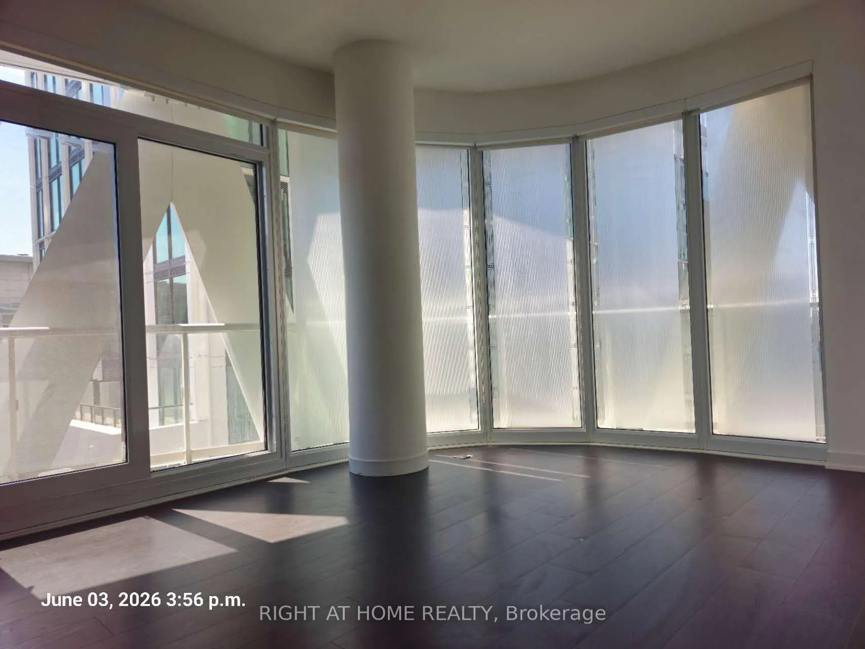 Photo 4 of Unit 1233, 230 Simcoe Street, Toronto, Kensington-Chinatown — HOMEH