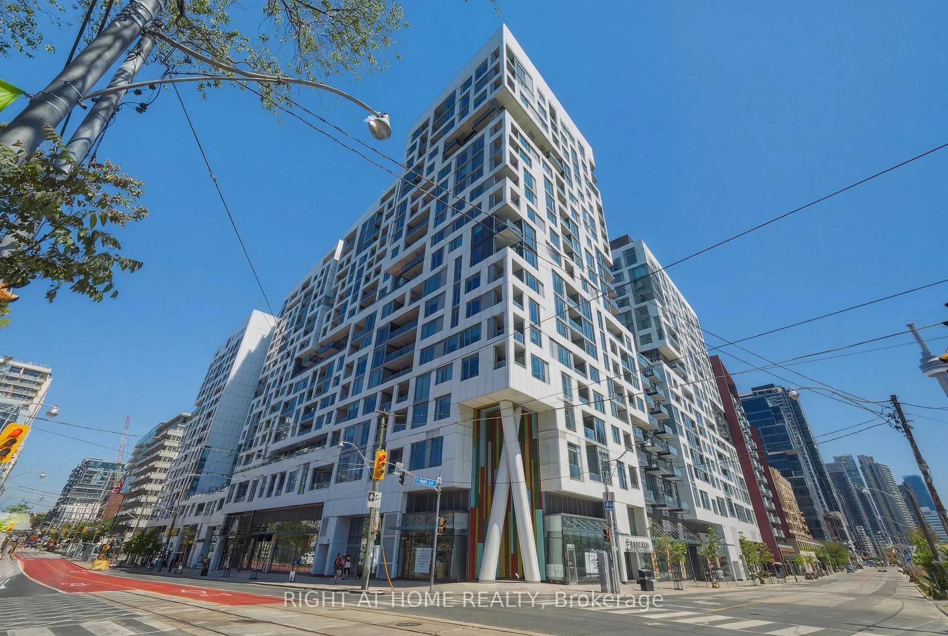 Photo 3 of Unit 1701, 576 Front Street W, Toronto, Waterfront Communities — HOMEH