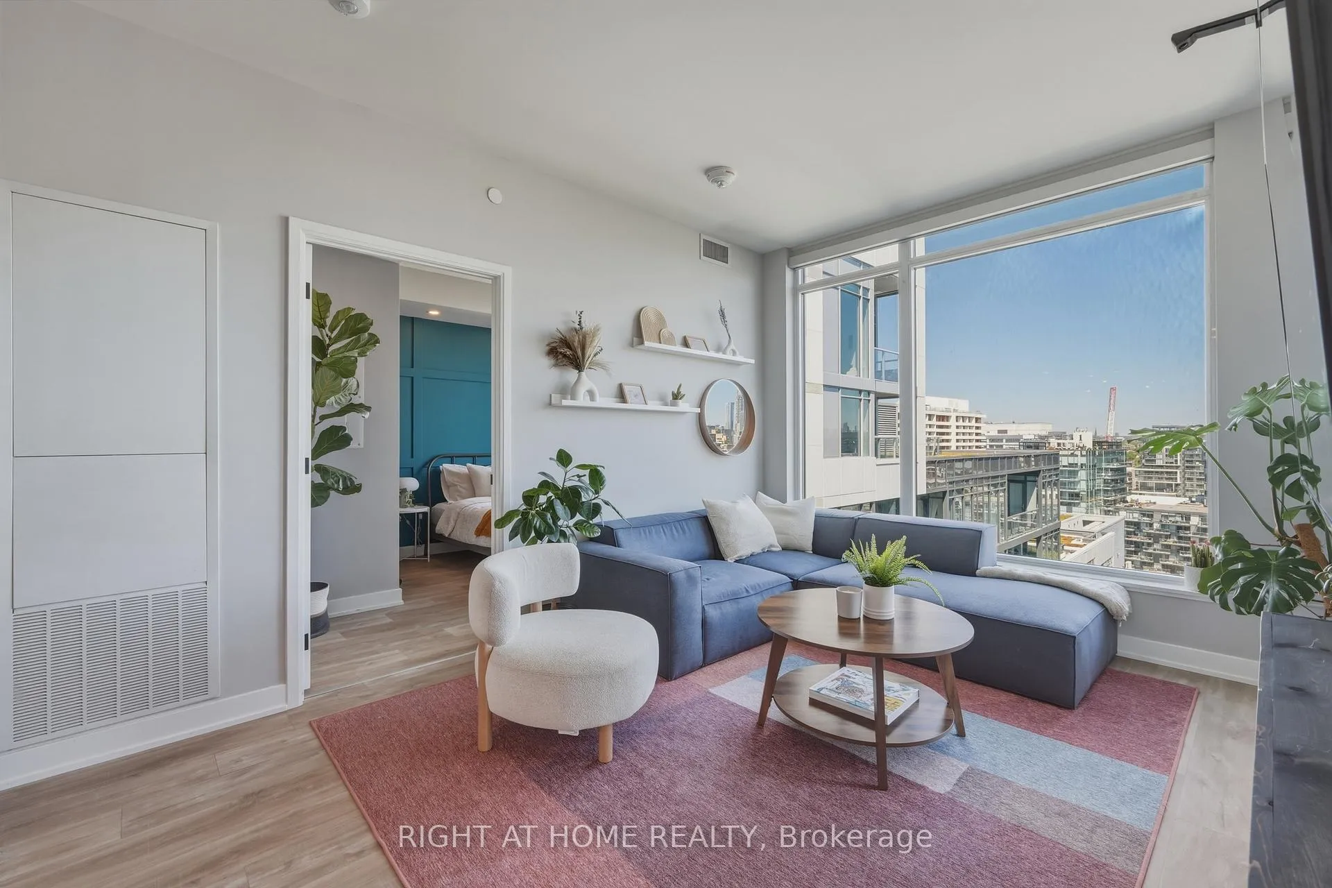 Photo 6 of Unit 1701, 576 Front Street W, Toronto, Waterfront Communities — HOMEH