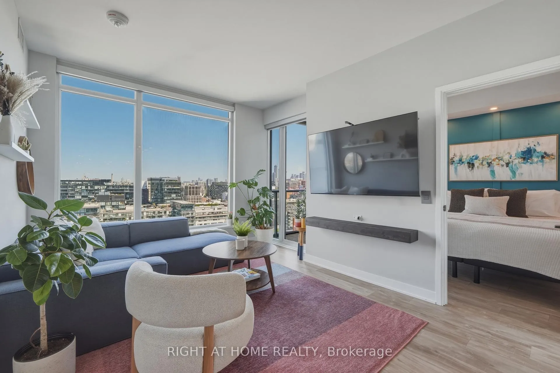 Photo 7 of Unit 1701, 576 Front Street W, Toronto, Waterfront Communities — HOMEH