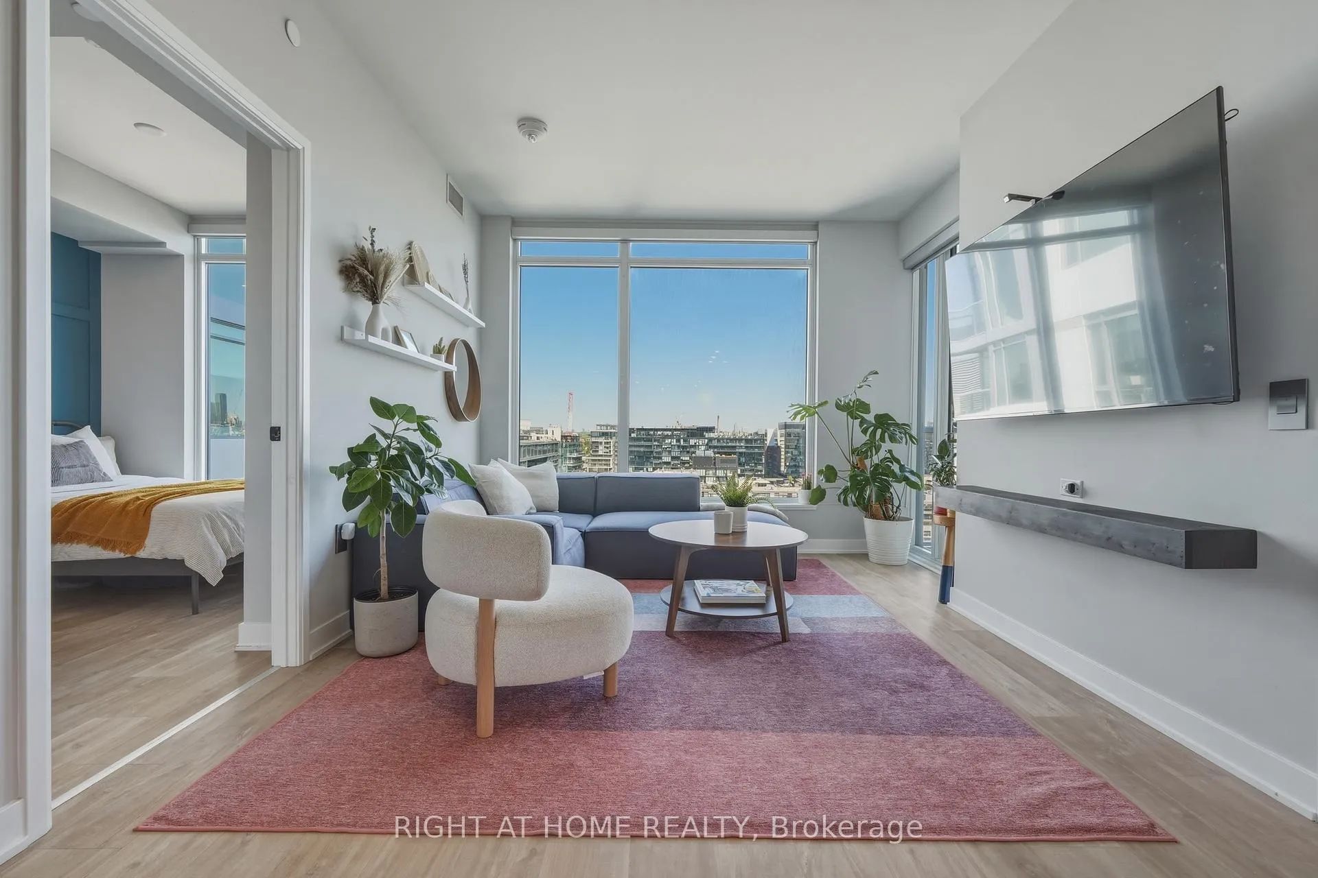Photo 15 of Unit 1701, 576 Front Street W, Toronto, Waterfront Communities — HOMEH