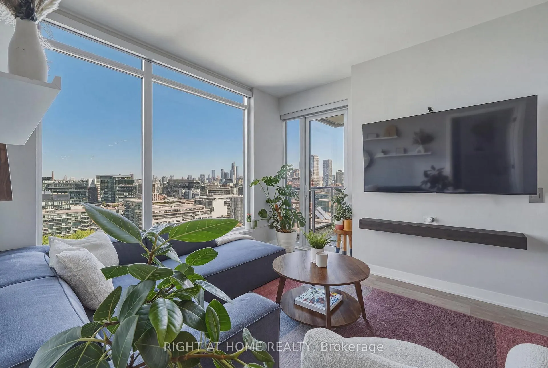 Photo 16 of Unit 1701, 576 Front Street W, Toronto, Waterfront Communities — HOMEH