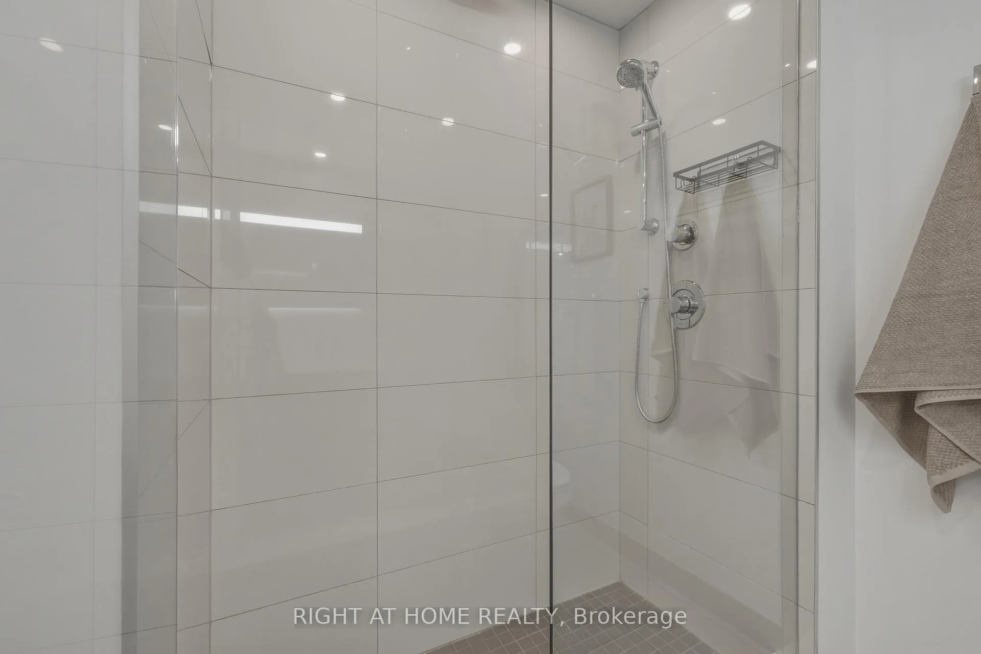 Photo 21 of Unit 1701, 576 Front Street W, Toronto, Waterfront Communities — HOMEH