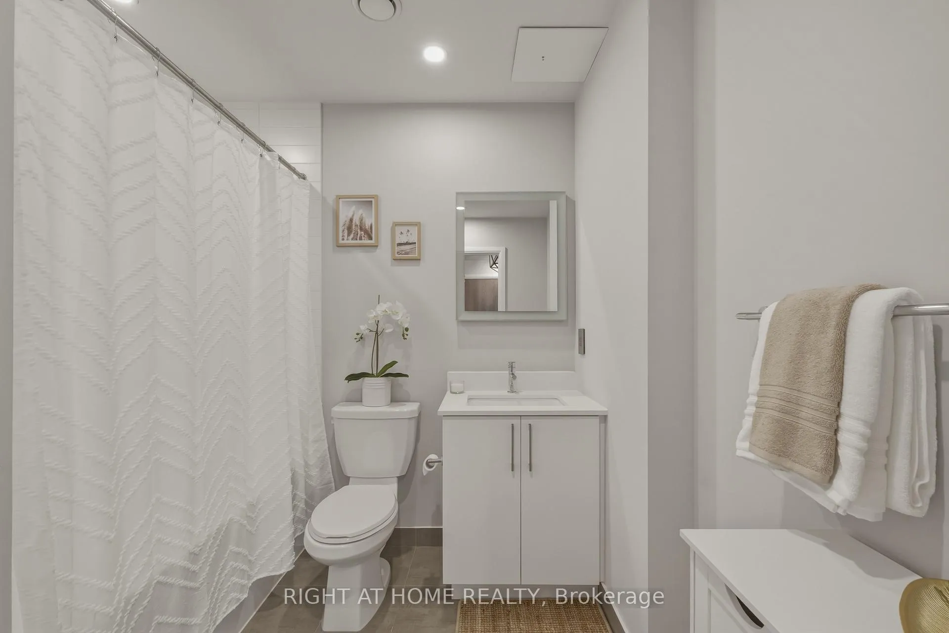 Photo 25 of Unit 1701, 576 Front Street W, Toronto, Waterfront Communities — HOMEH