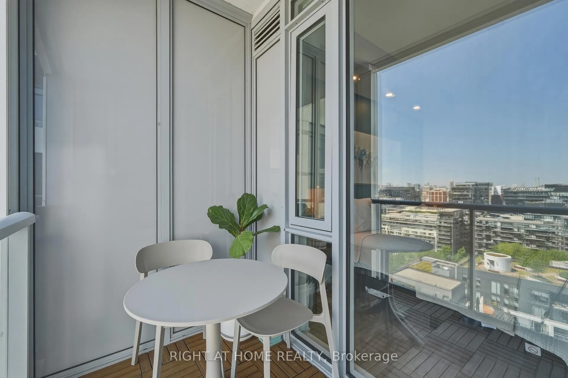 Photo 30 of Unit 1701, 576 Front Street W, Toronto, Waterfront Communities — HOMEH