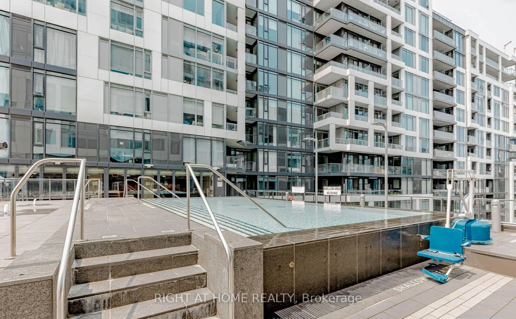 Photo 37 of Unit 1701, 576 Front Street W, Toronto, Waterfront Communities — HOMEH