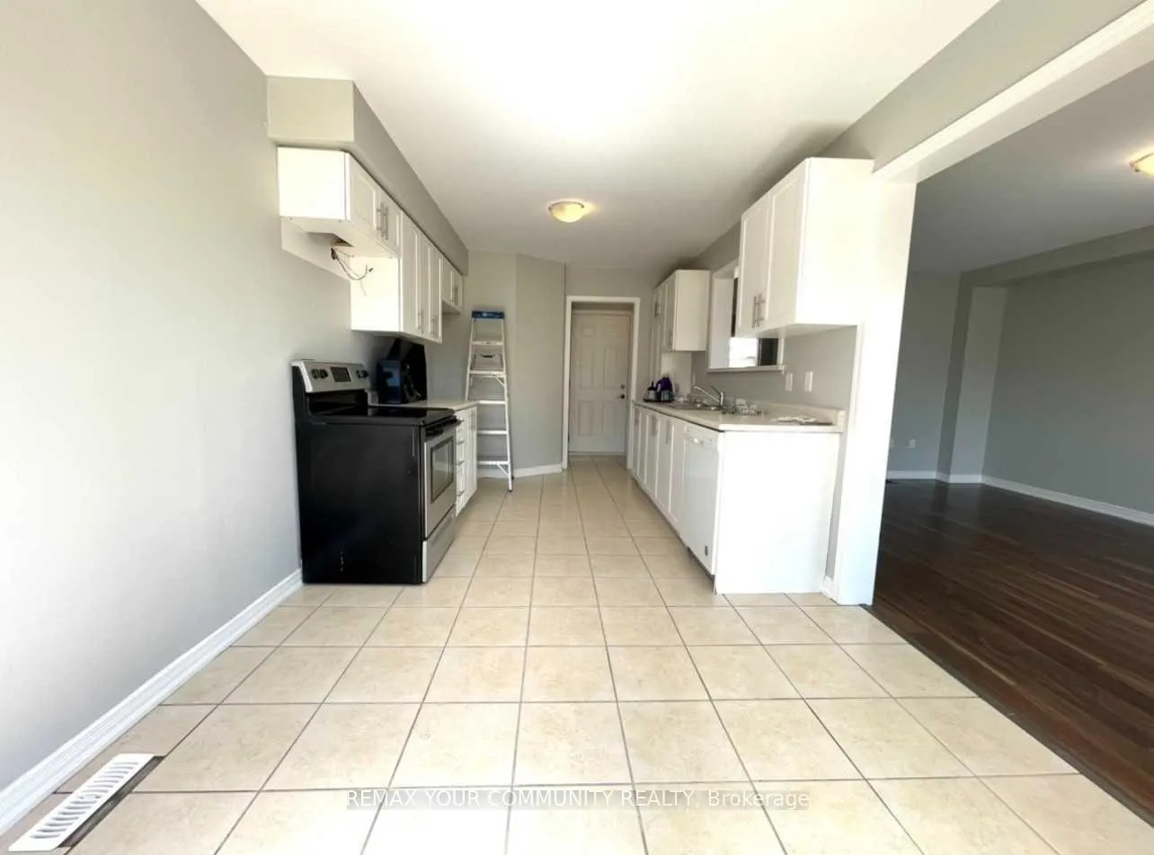 Photo 5 of 1385 Hunter (Main Flr) Street, Innisfil, Alcona — HOMEH