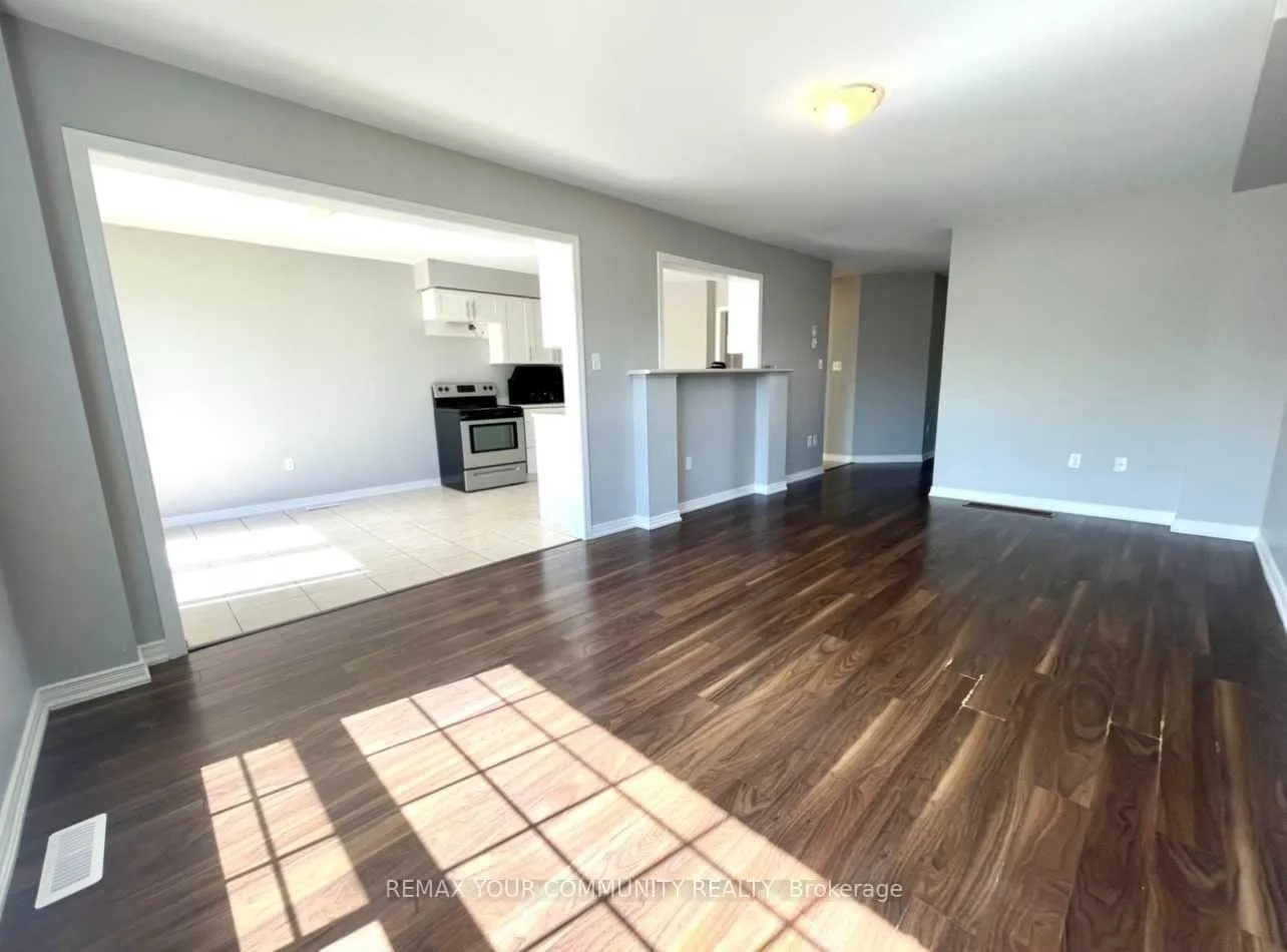 Photo 8 of 1385 Hunter (Main Flr) Street, Innisfil, Alcona — HOMEH