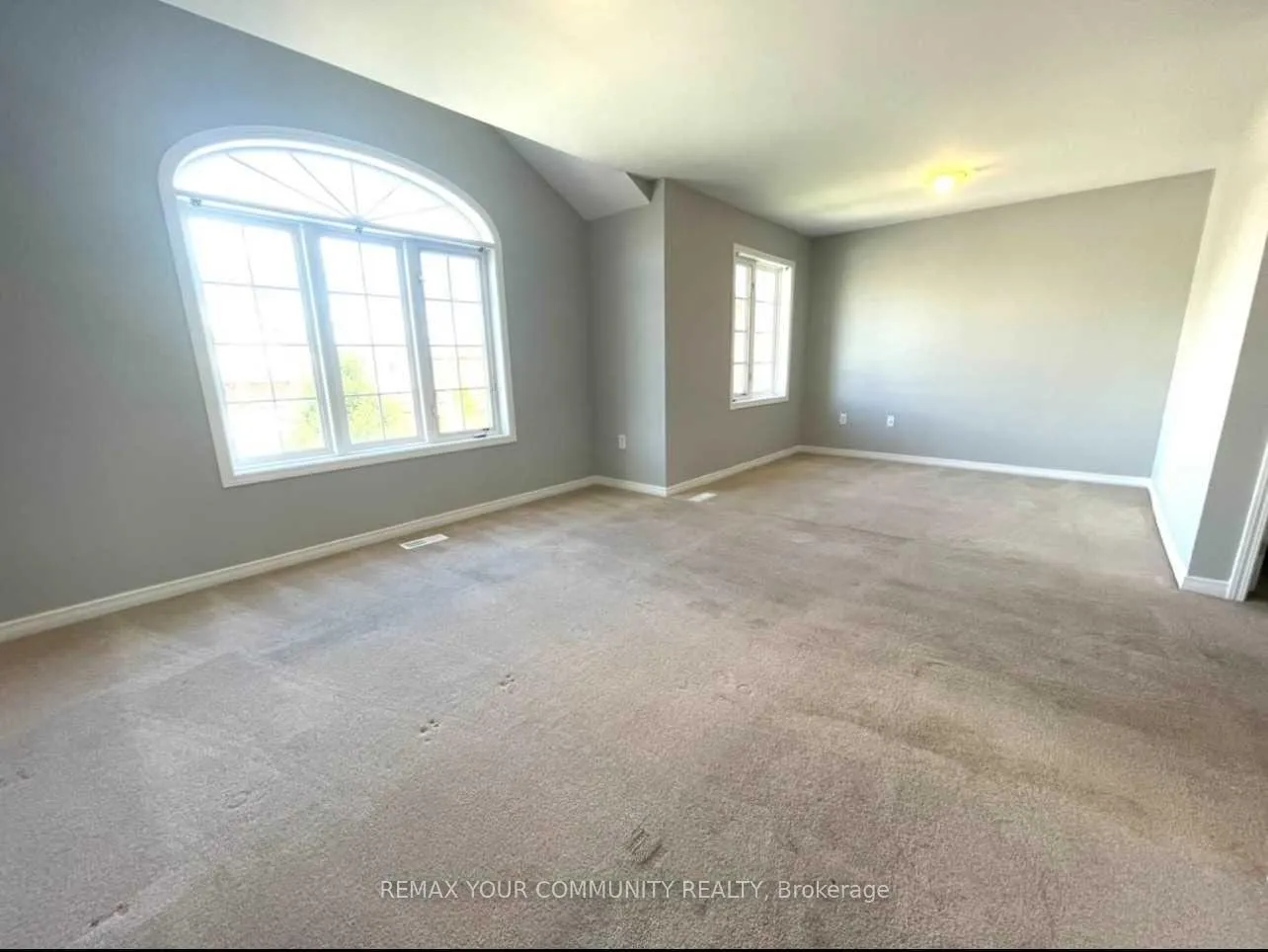 Photo 13 of 1385 Hunter (Main Flr) Street, Innisfil, Alcona — HOMEH