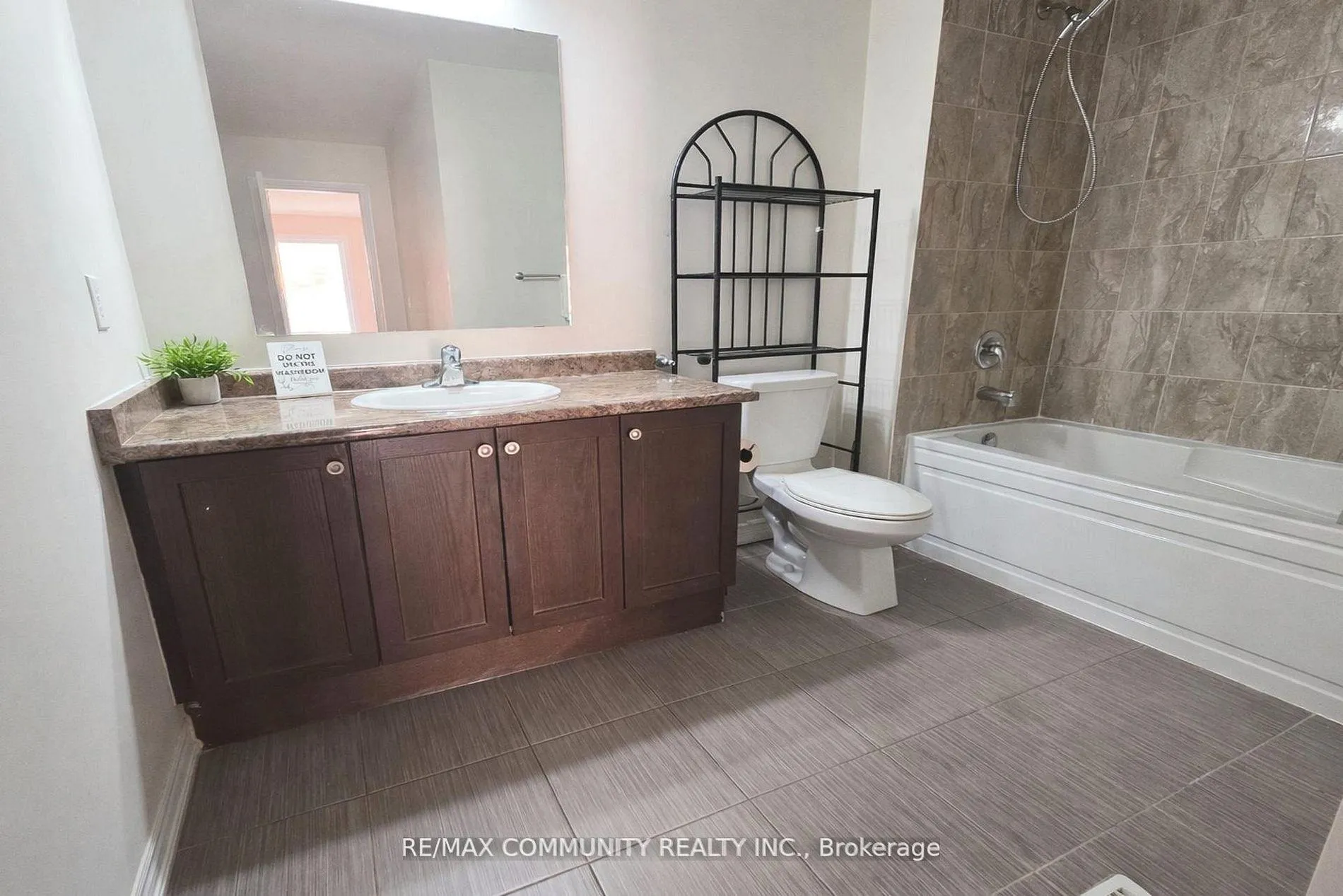 Photo 24 of 293 Pimlico Drive, Oshawa, Windfields — HOMEH