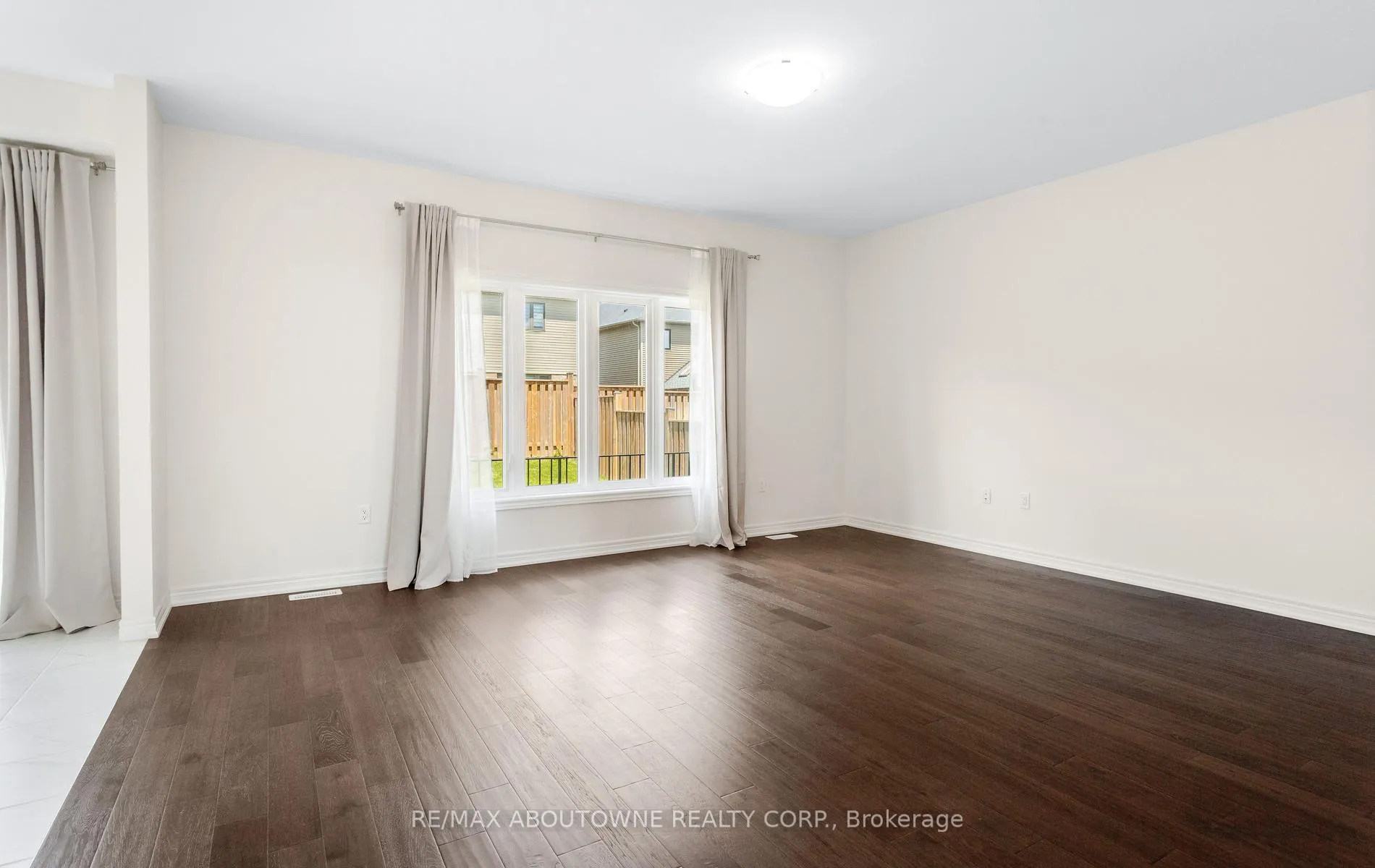 Photo 11 of 10 Mcgovern Lane, Brant, Paris — HOMEH