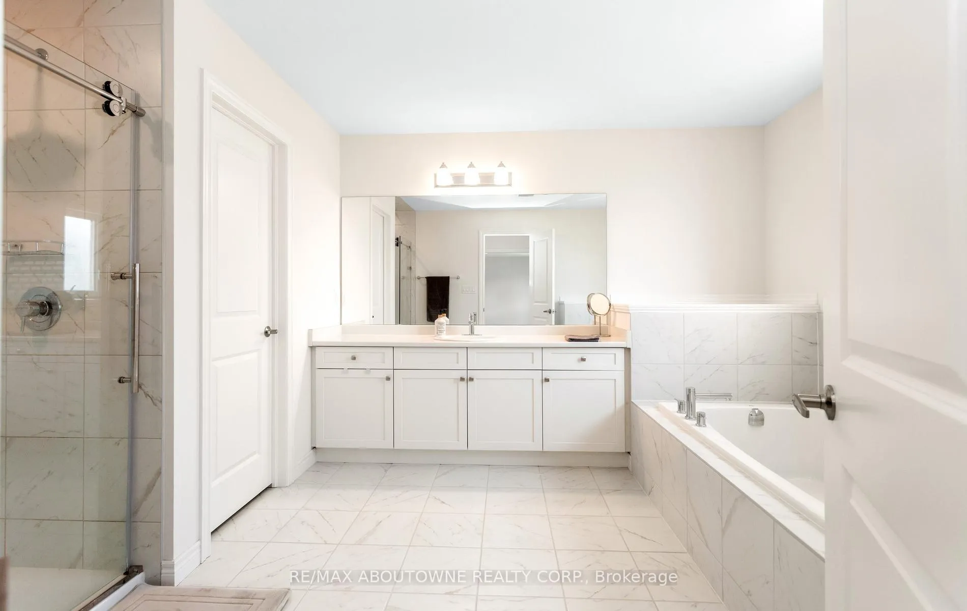 Photo 28 of 10 Mcgovern Lane, Brant, Paris — HOMEH