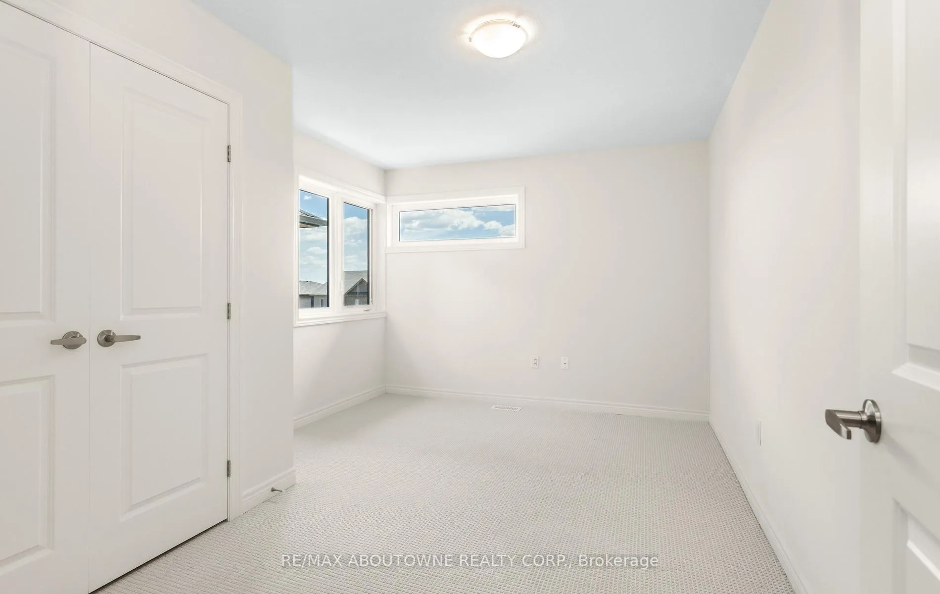 Photo 31 of 10 Mcgovern Lane, Brant, Paris — HOMEH