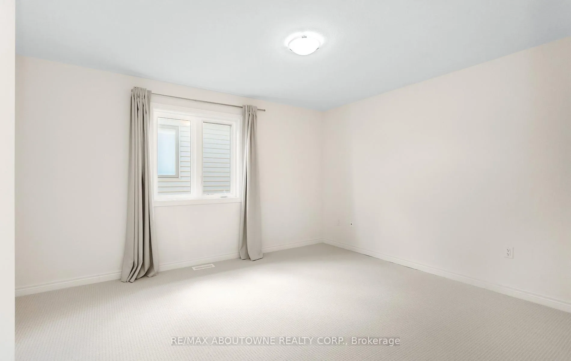 Photo 34 of 10 Mcgovern Lane, Brant, Paris — HOMEH