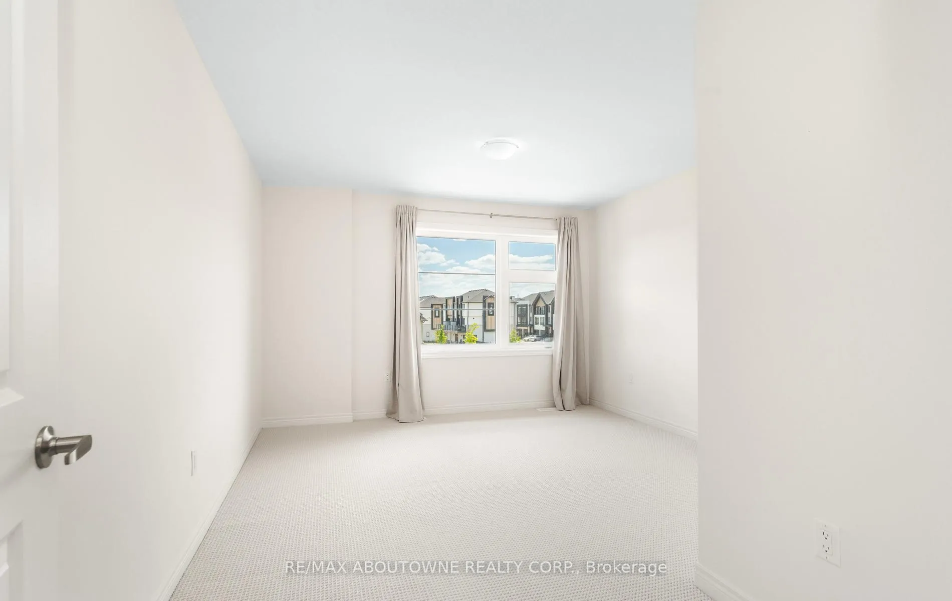 Photo 38 of 10 Mcgovern Lane, Brant, Paris — HOMEH
