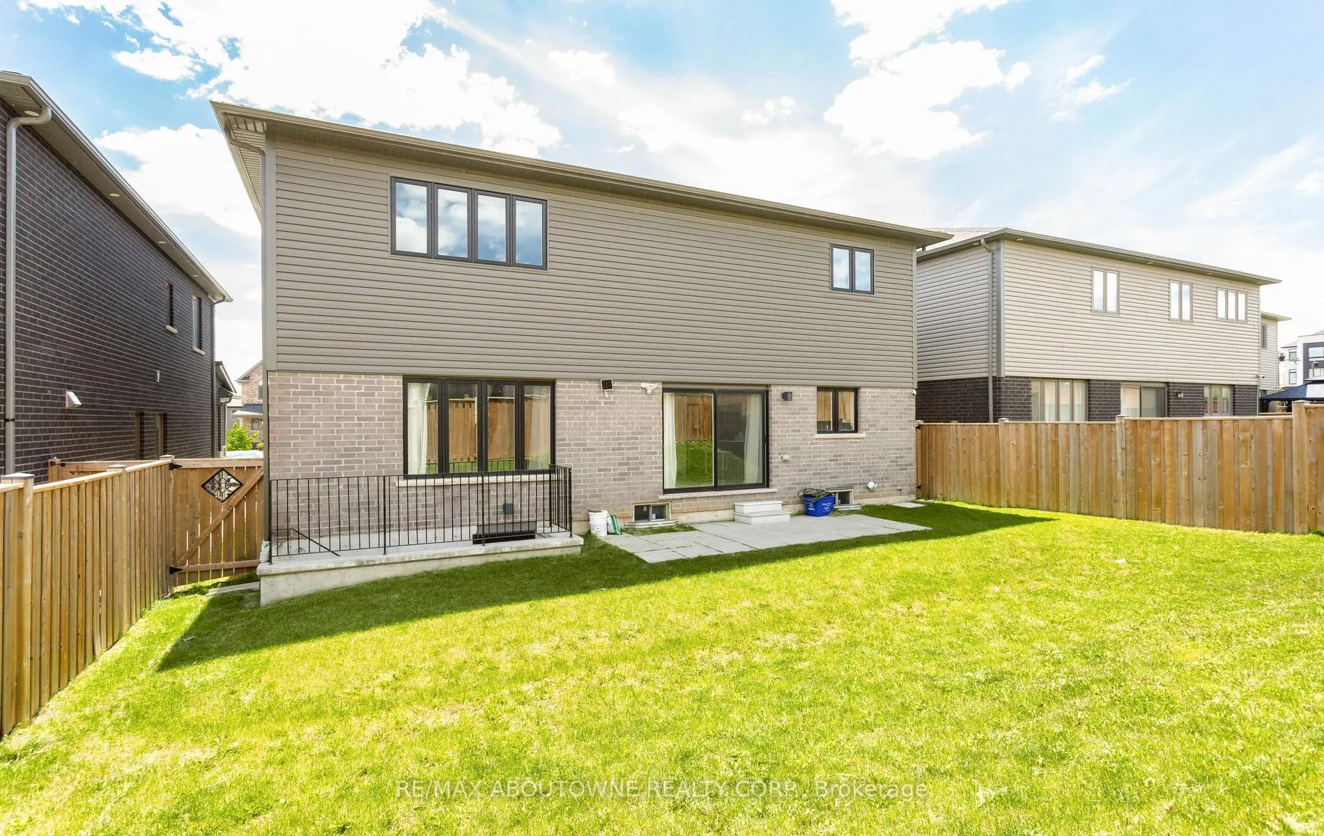 Photo 43 of 10 Mcgovern Lane, Brant, Paris — HOMEH