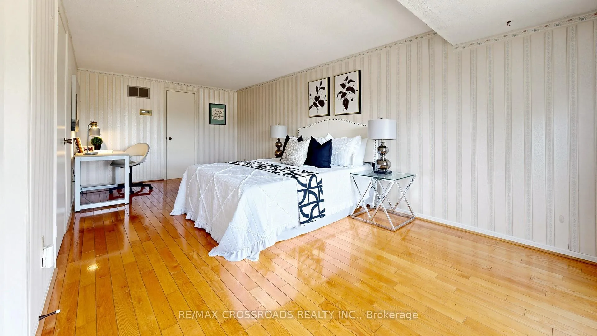 Photo 20 of 140 Goldhawk Trail, Scarborough, Milliken — HOMEH