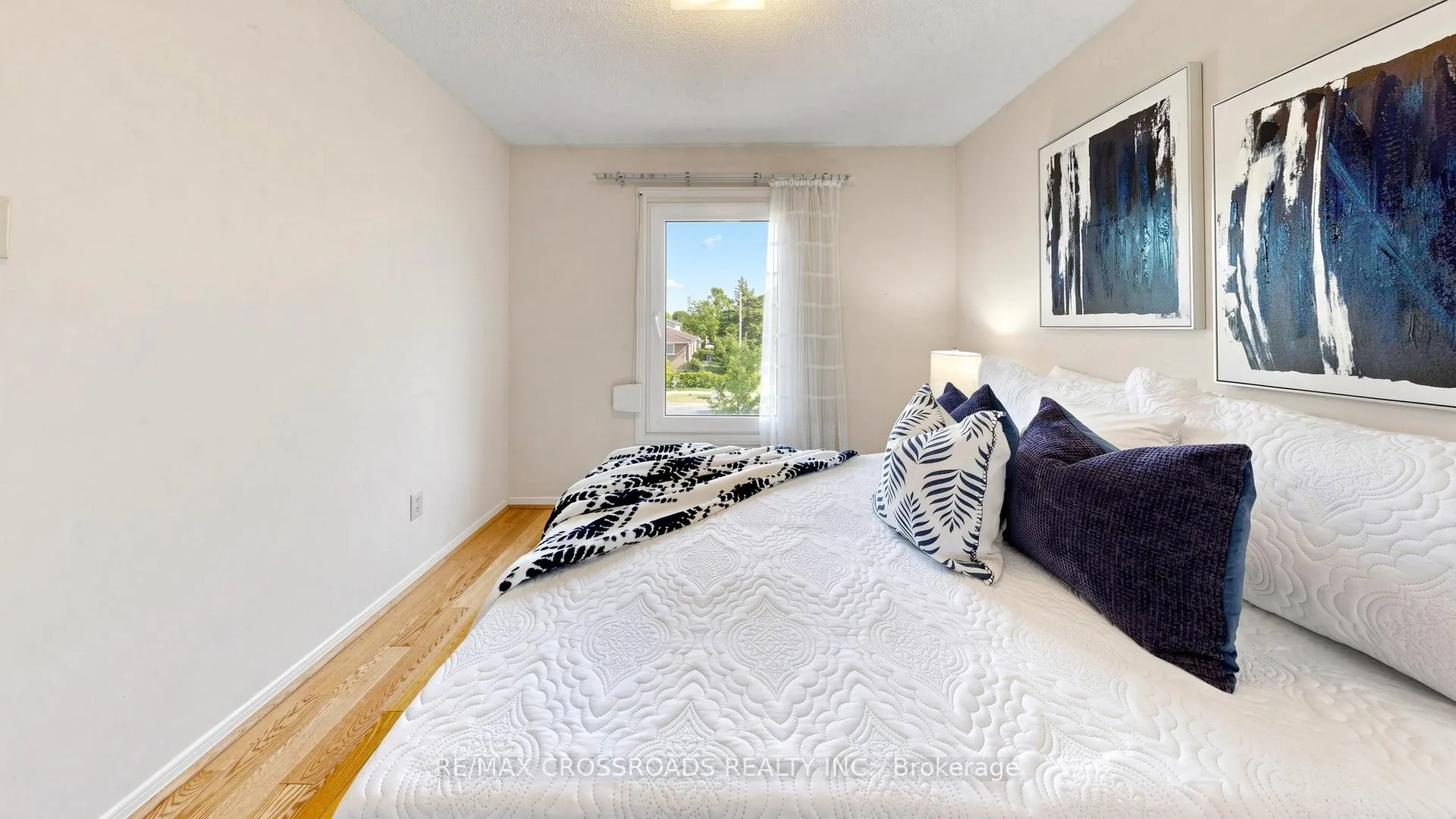Photo 24 of 140 Goldhawk Trail, Scarborough, Milliken — HOMEH
