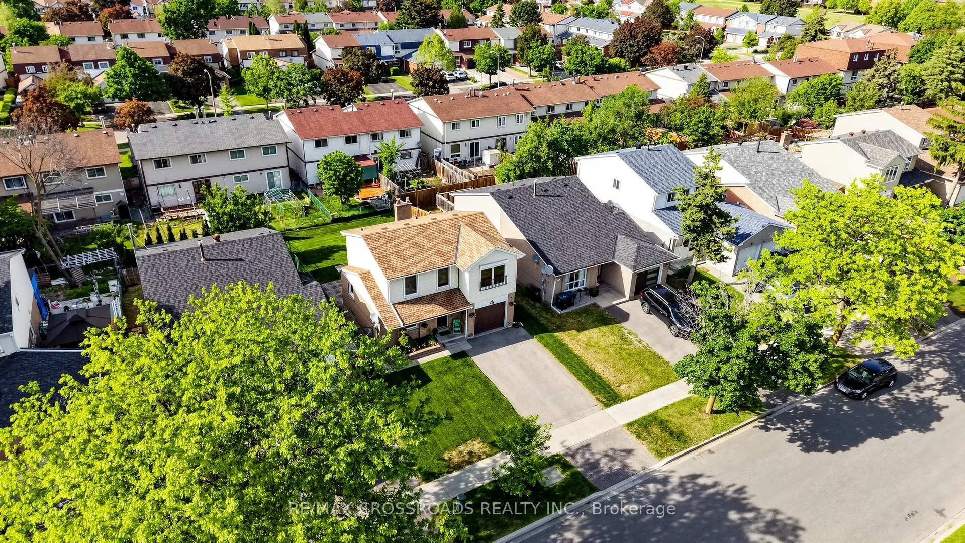 Photo 36 of 140 Goldhawk Trail, Scarborough, Milliken — HOMEH