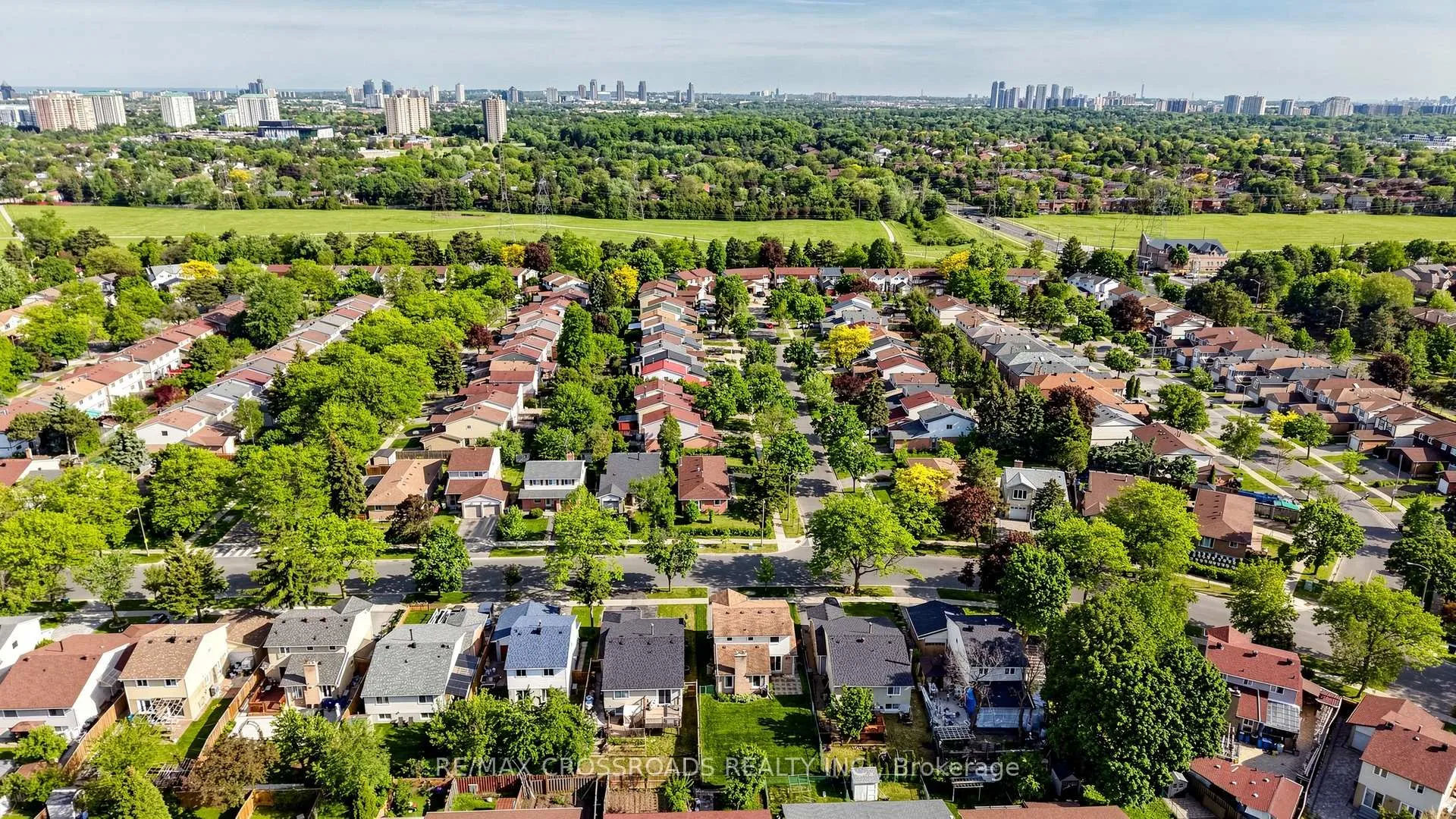 Photo 42 of 140 Goldhawk Trail, Scarborough, Milliken — HOMEH