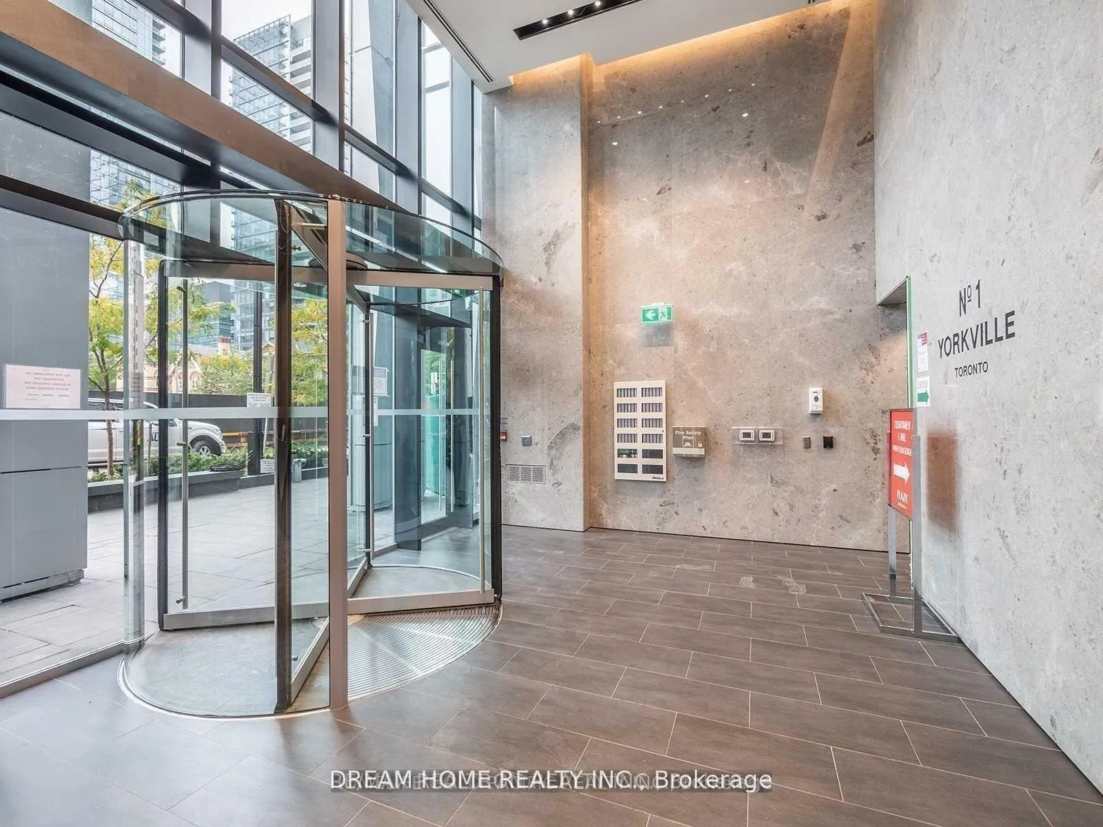 Front of Unit 3003, 1 Yorkville Avenue