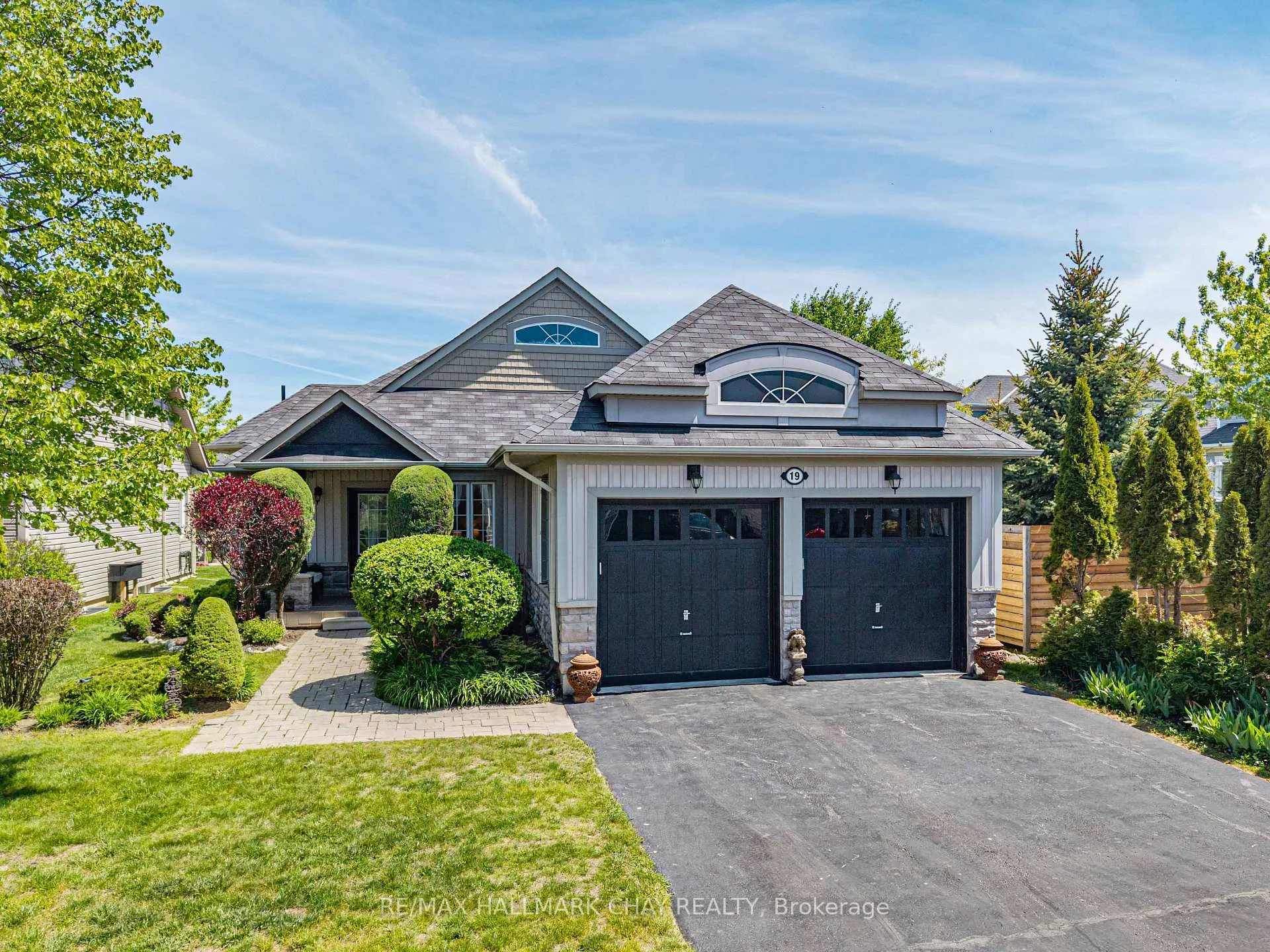 Photo 4 of 19 Starboard Circle, Wasaga Beach — HOMEH