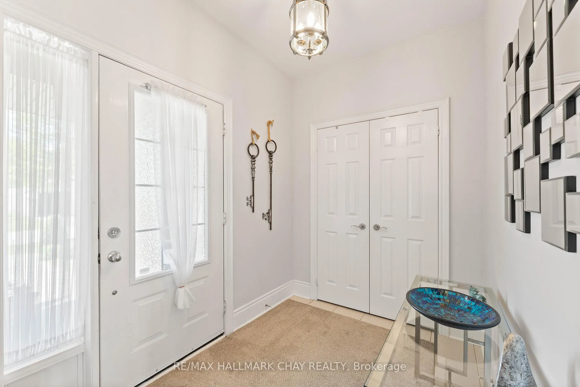 Photo 10 of 19 Starboard Circle, Wasaga Beach — HOMEH