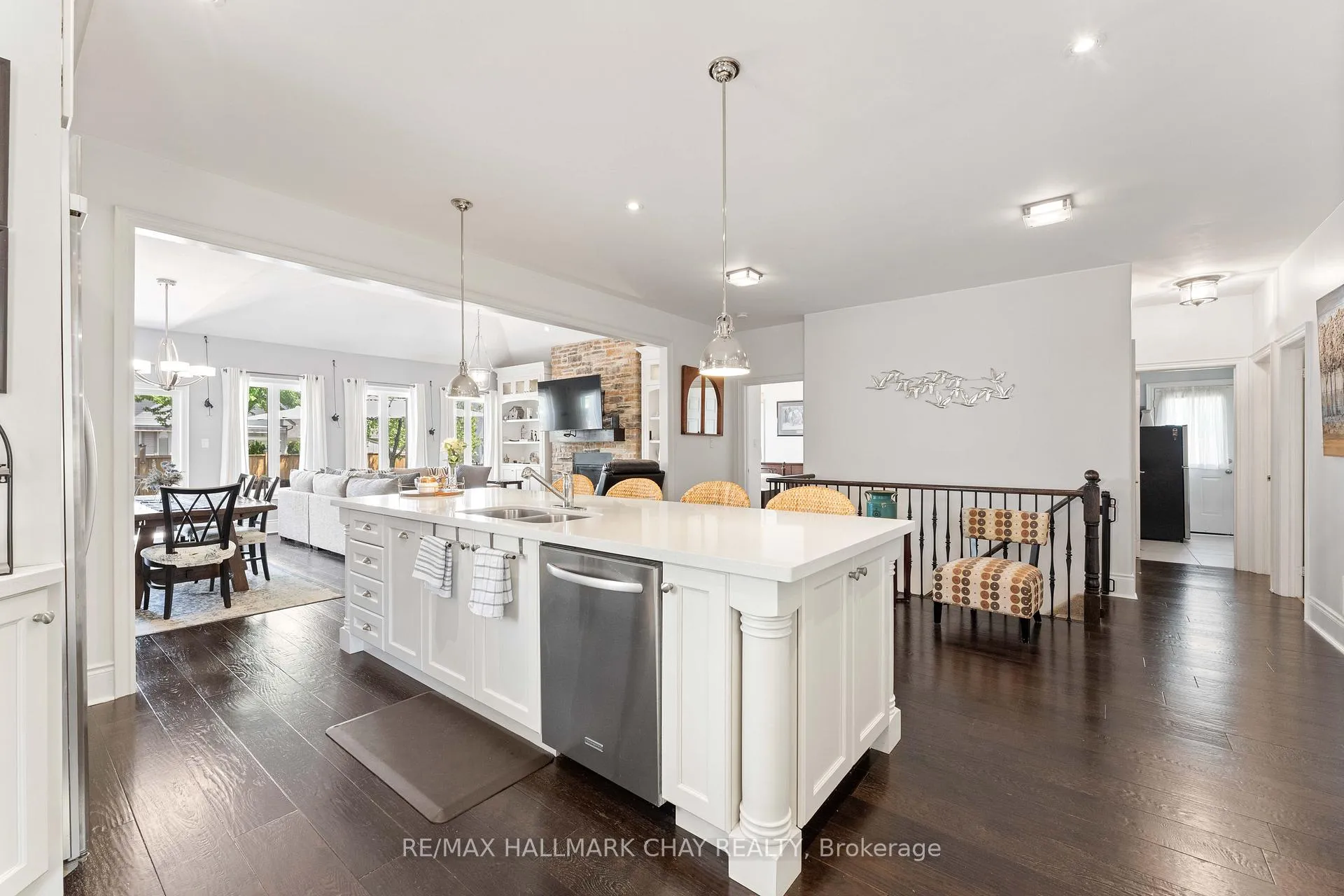 Photo 12 of 19 Starboard Circle, Wasaga Beach — HOMEH