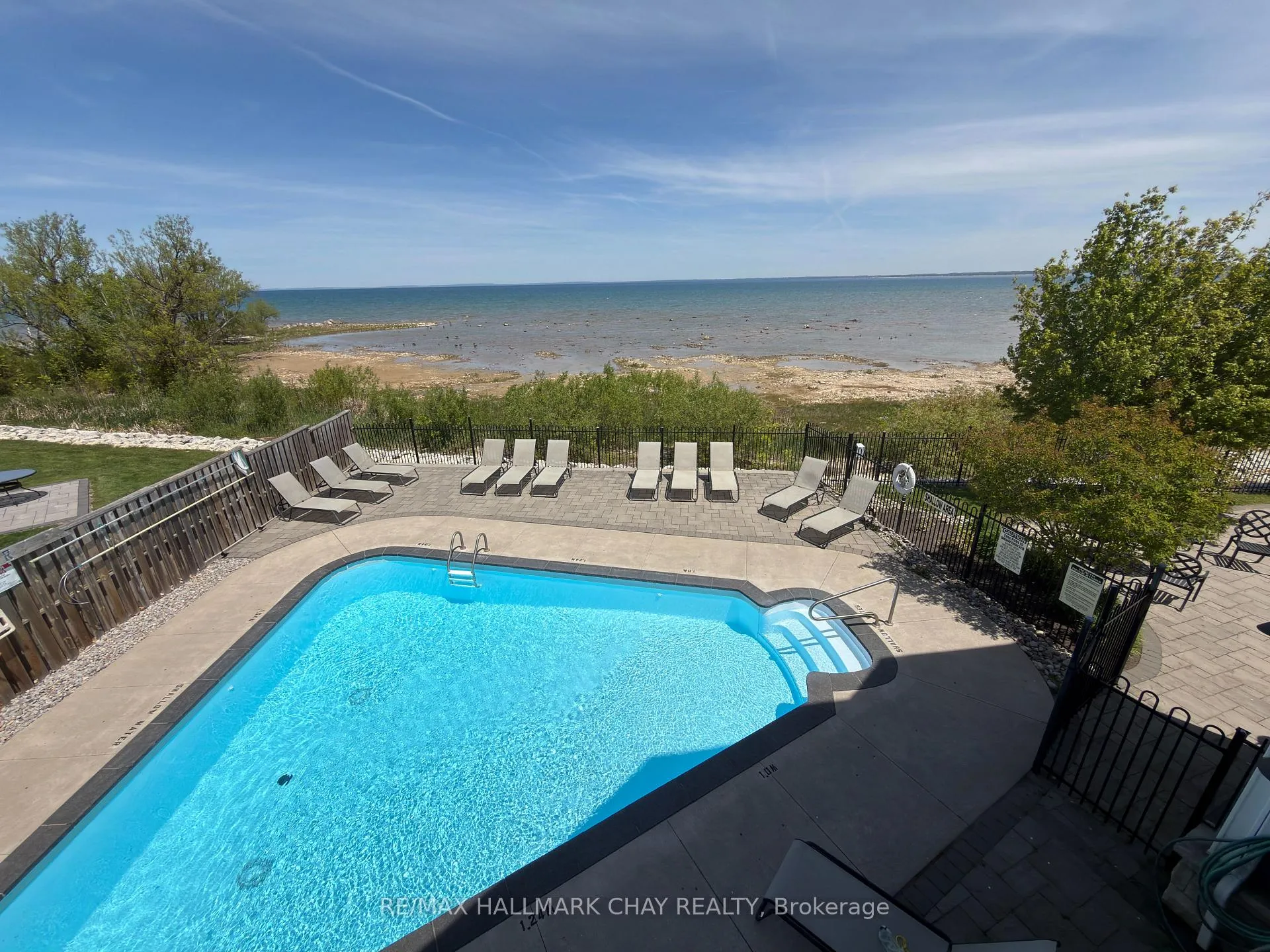 Photo 34 of 19 Starboard Circle, Wasaga Beach — HOMEH