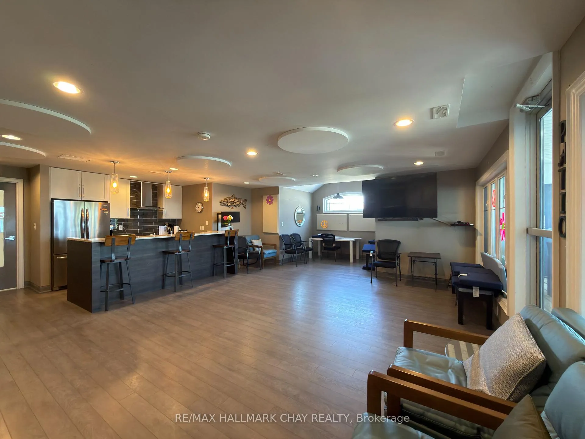 Photo 36 of 19 Starboard Circle, Wasaga Beach — HOMEH