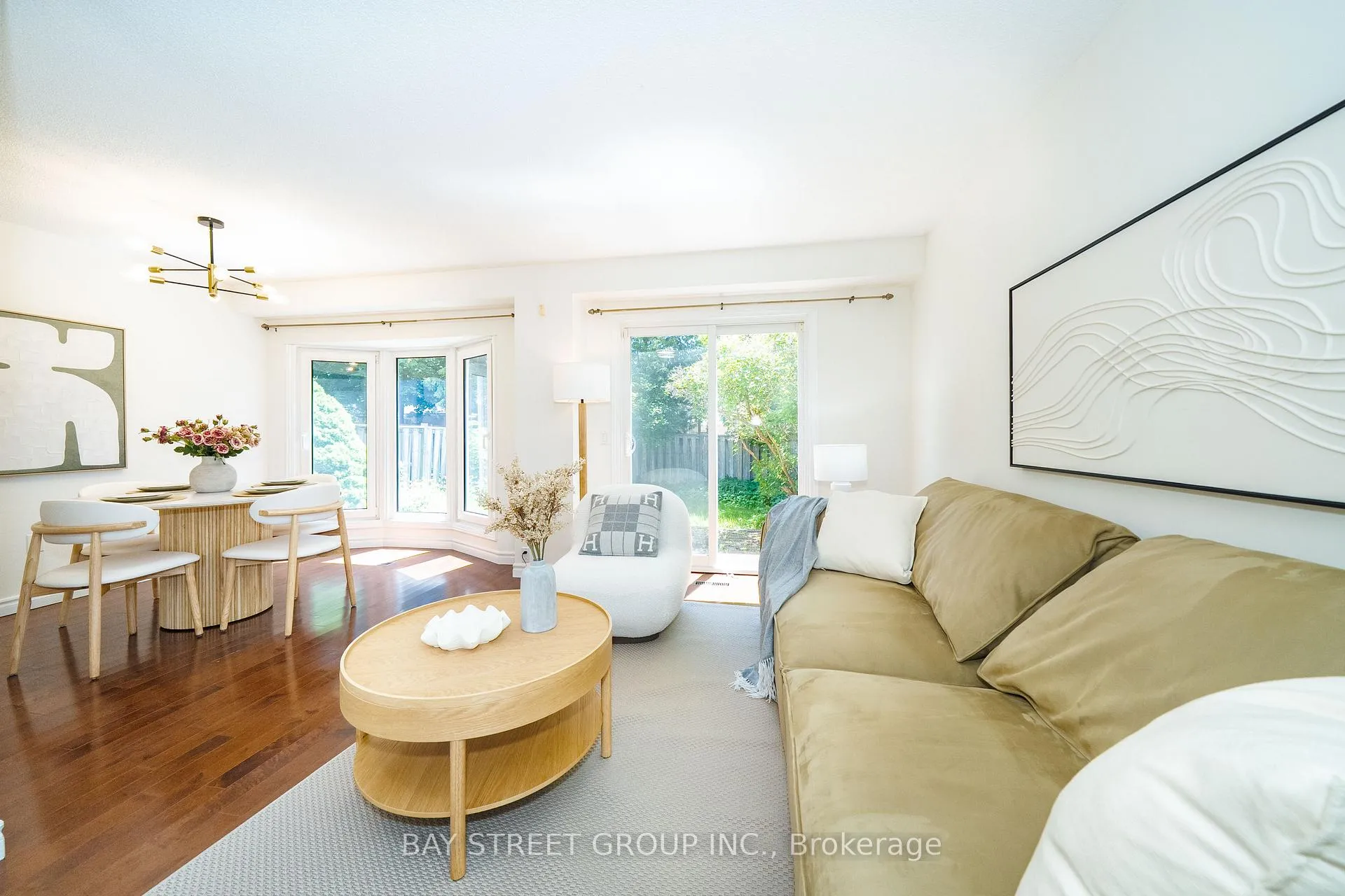 Photo 2 of 27 Vanessa Road, Markham, Markville — HOMEH
