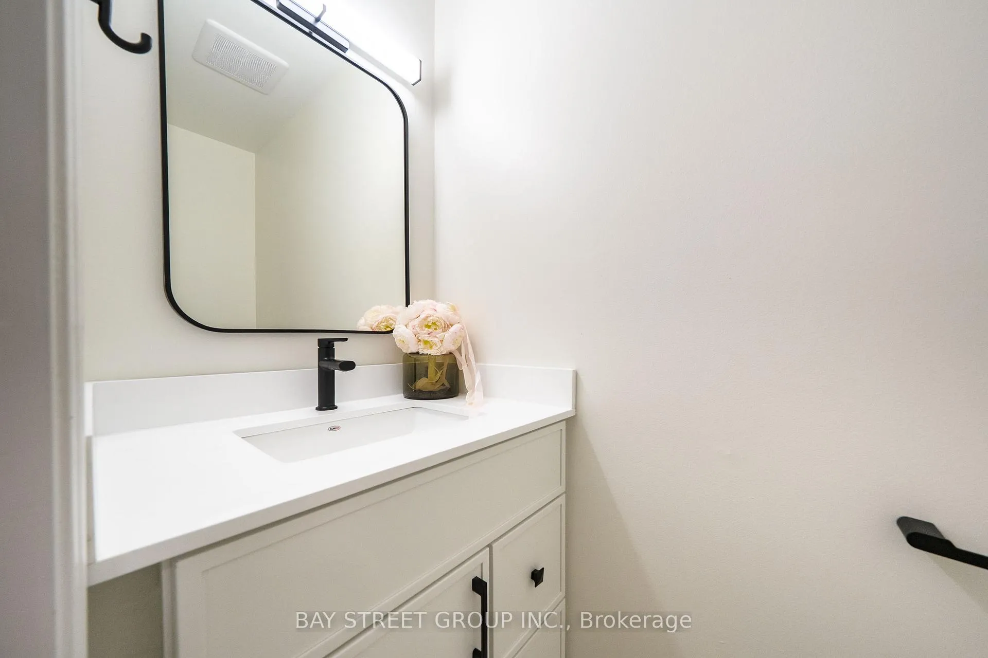 Photo 14 of 27 Vanessa Road, Markham, Markville — HOMEH