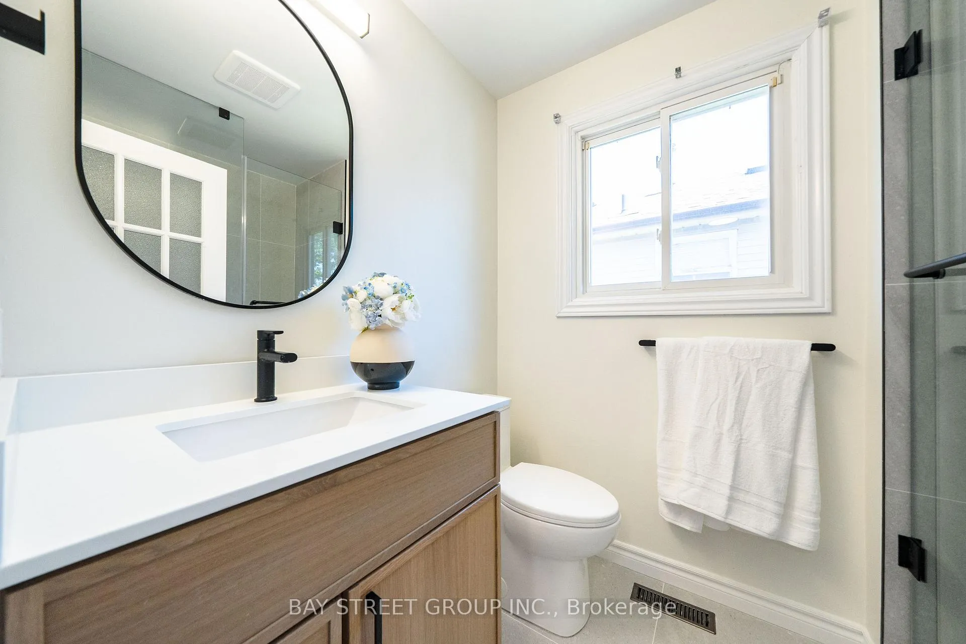 Photo 24 of 27 Vanessa Road, Markham, Markville — HOMEH
