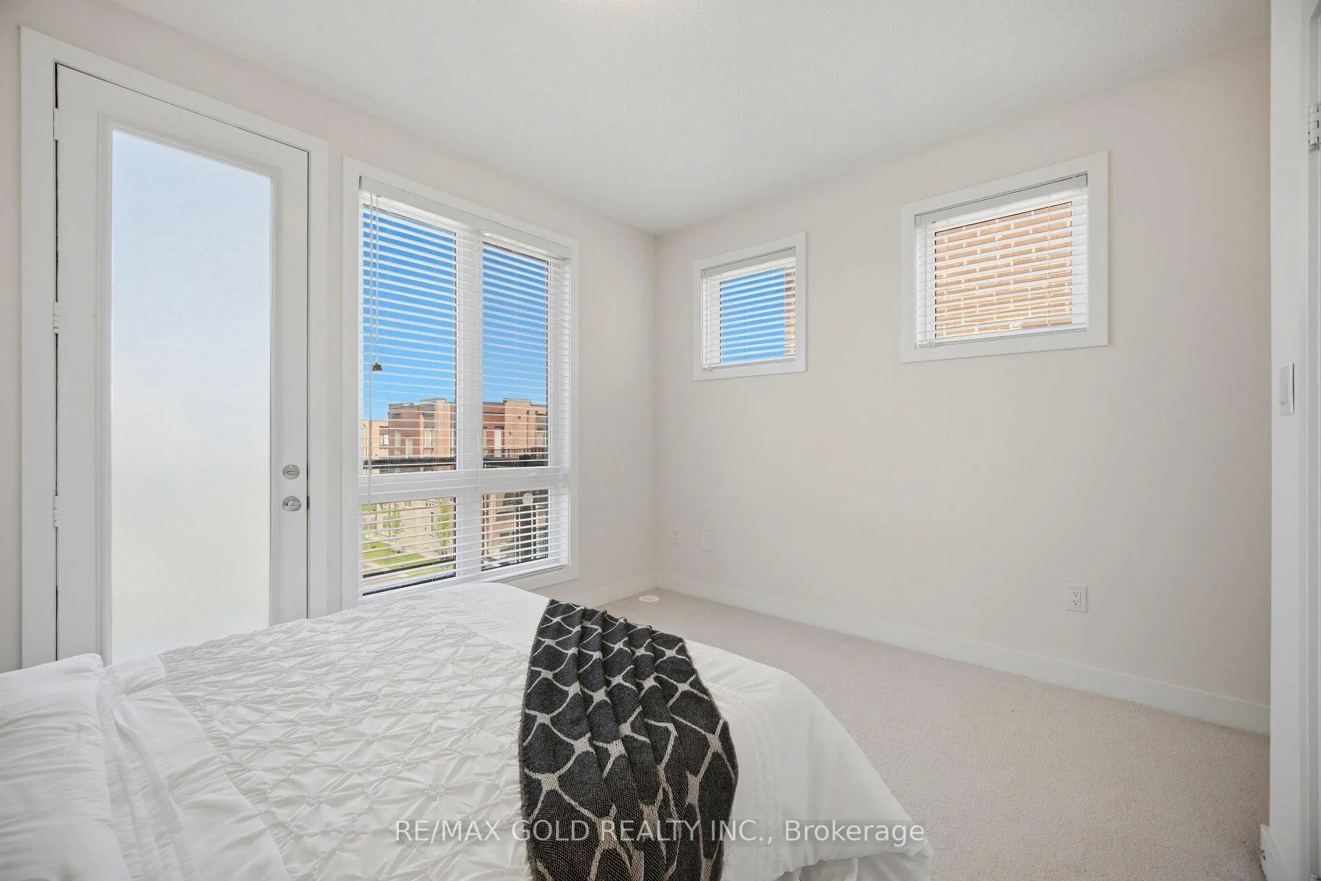 Photo 17 of 59 Mikayla Lane, Markham, Cornell — HOMEH