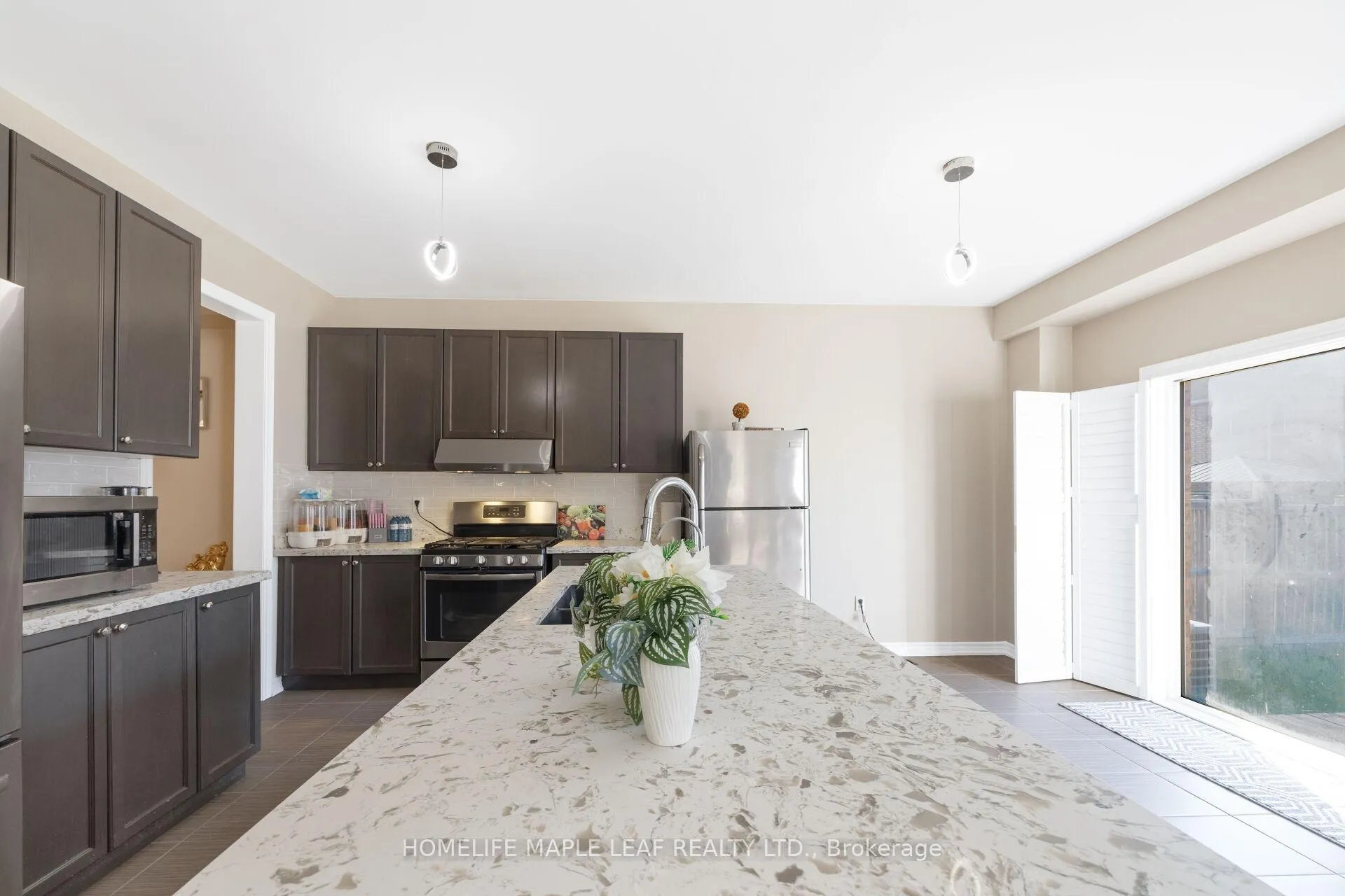 Photo 16 of 535 Wansbrough Way, Shelburne — HOMEH