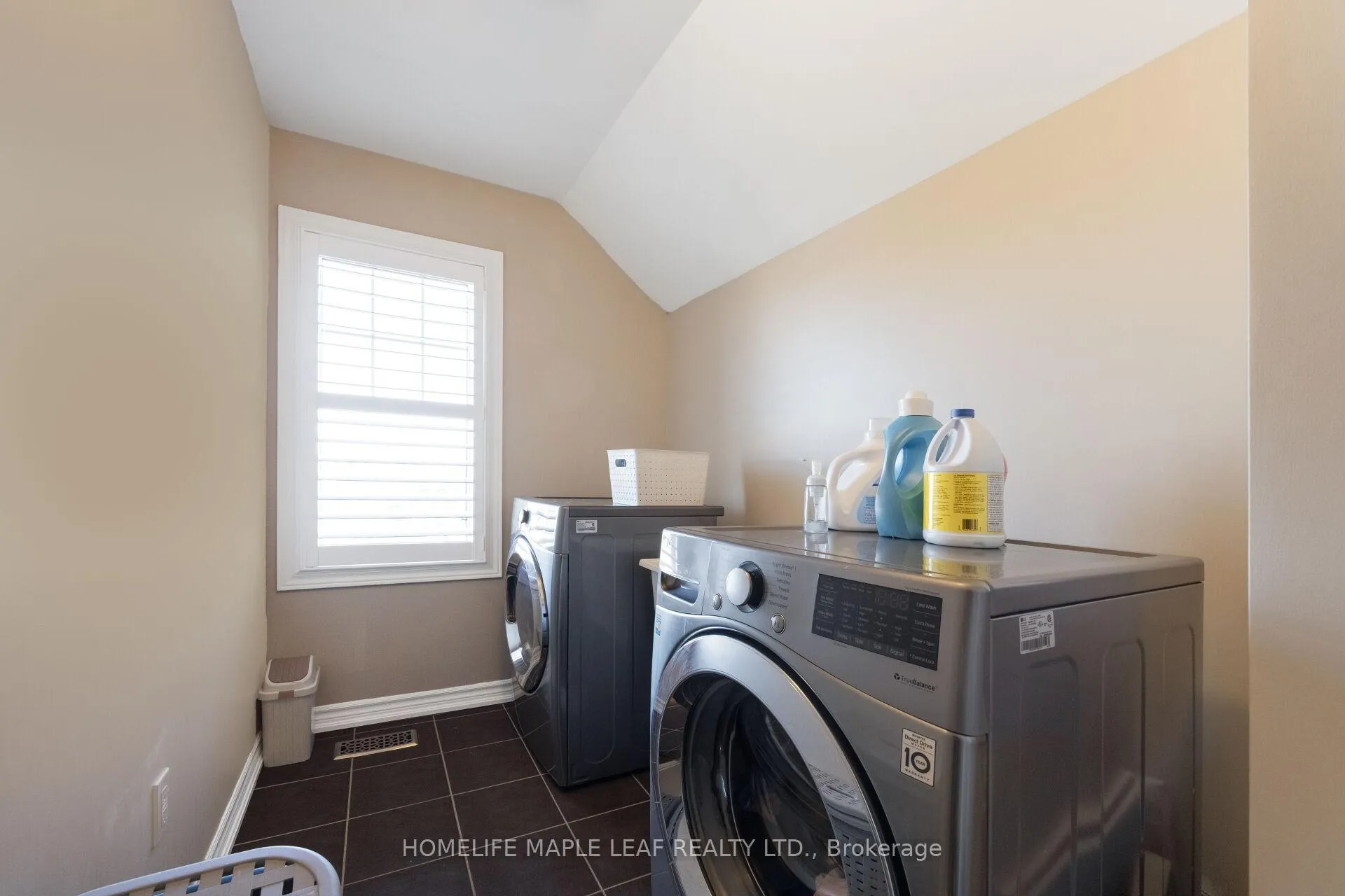 Photo 37 of 535 Wansbrough Way, Shelburne — HOMEH